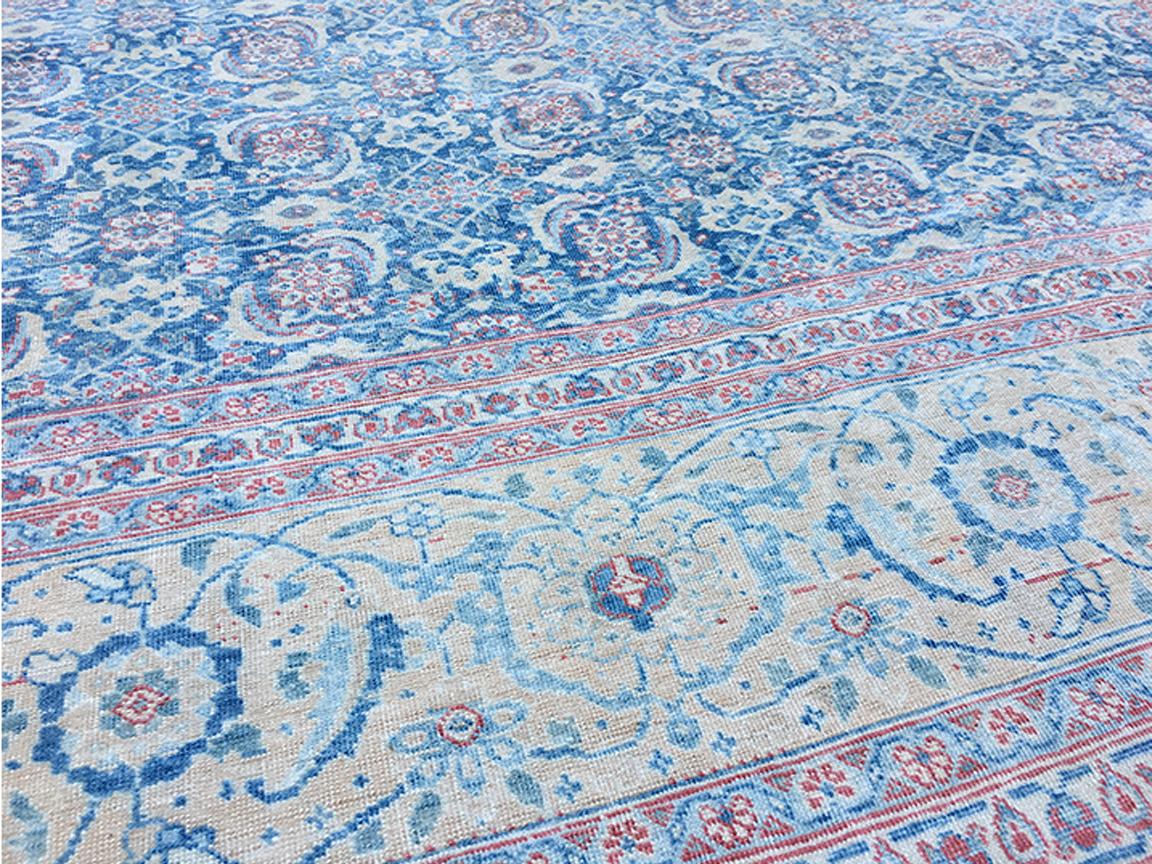 Antiker Täbris Teppich Blau Rot Gelb & Elfenbein (Persisch) im Angebot
