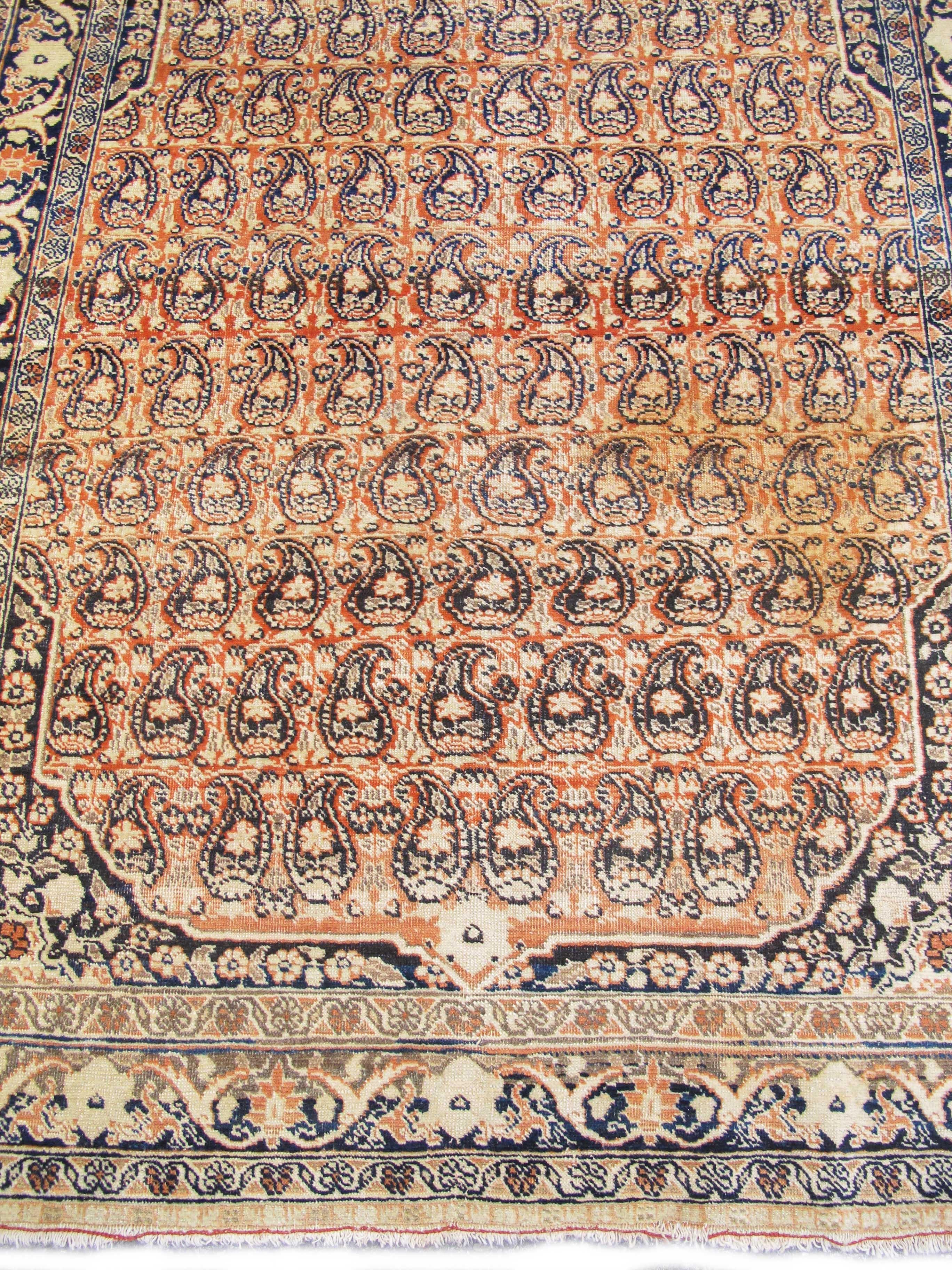 Antiker Täbris-Teppich, um 1900 (Persisch) im Angebot