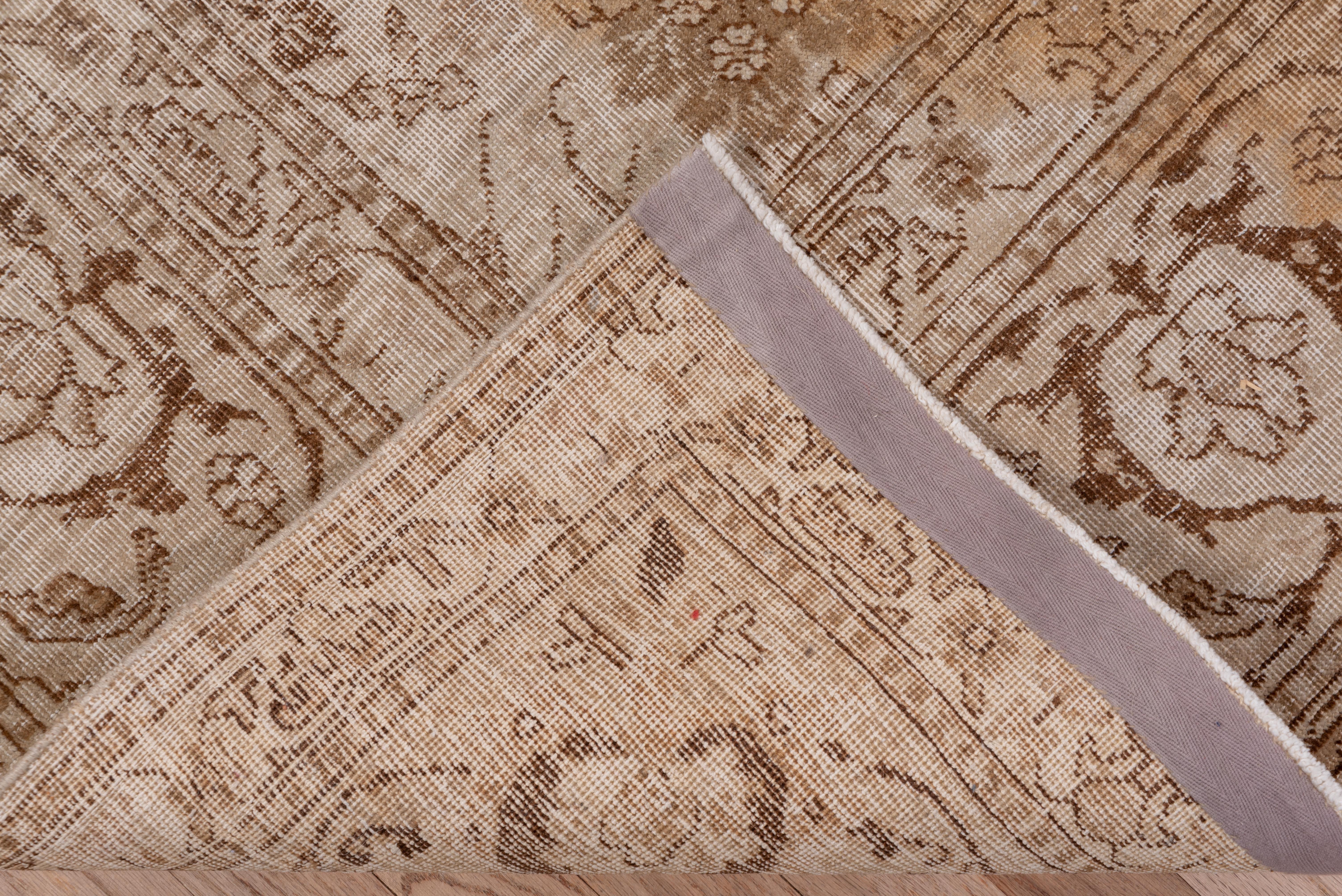 Antiker Täbris-Teppich, ca. 1920er Jahre im Zustand „Gut“ im Angebot in New York, NY