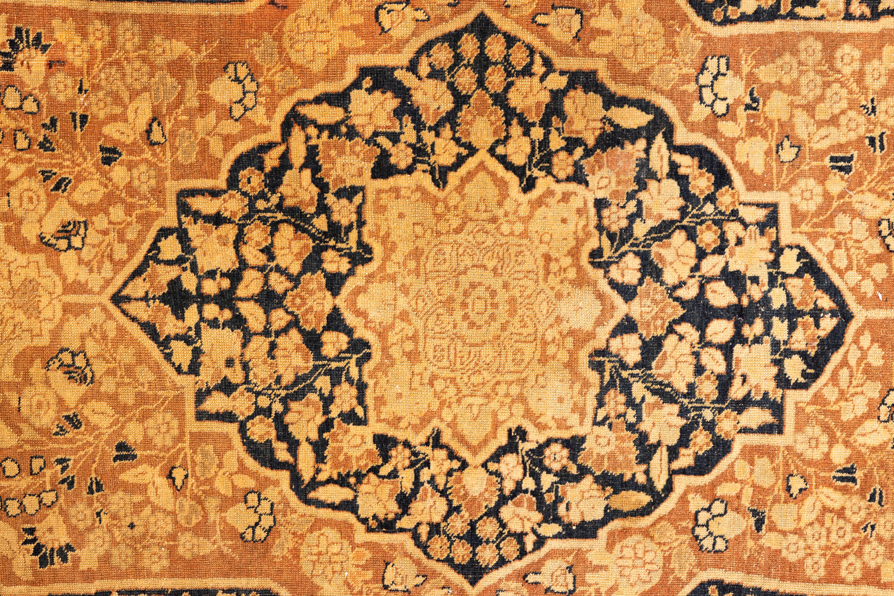Perse Tapis persan ancien de Tabriz en vente