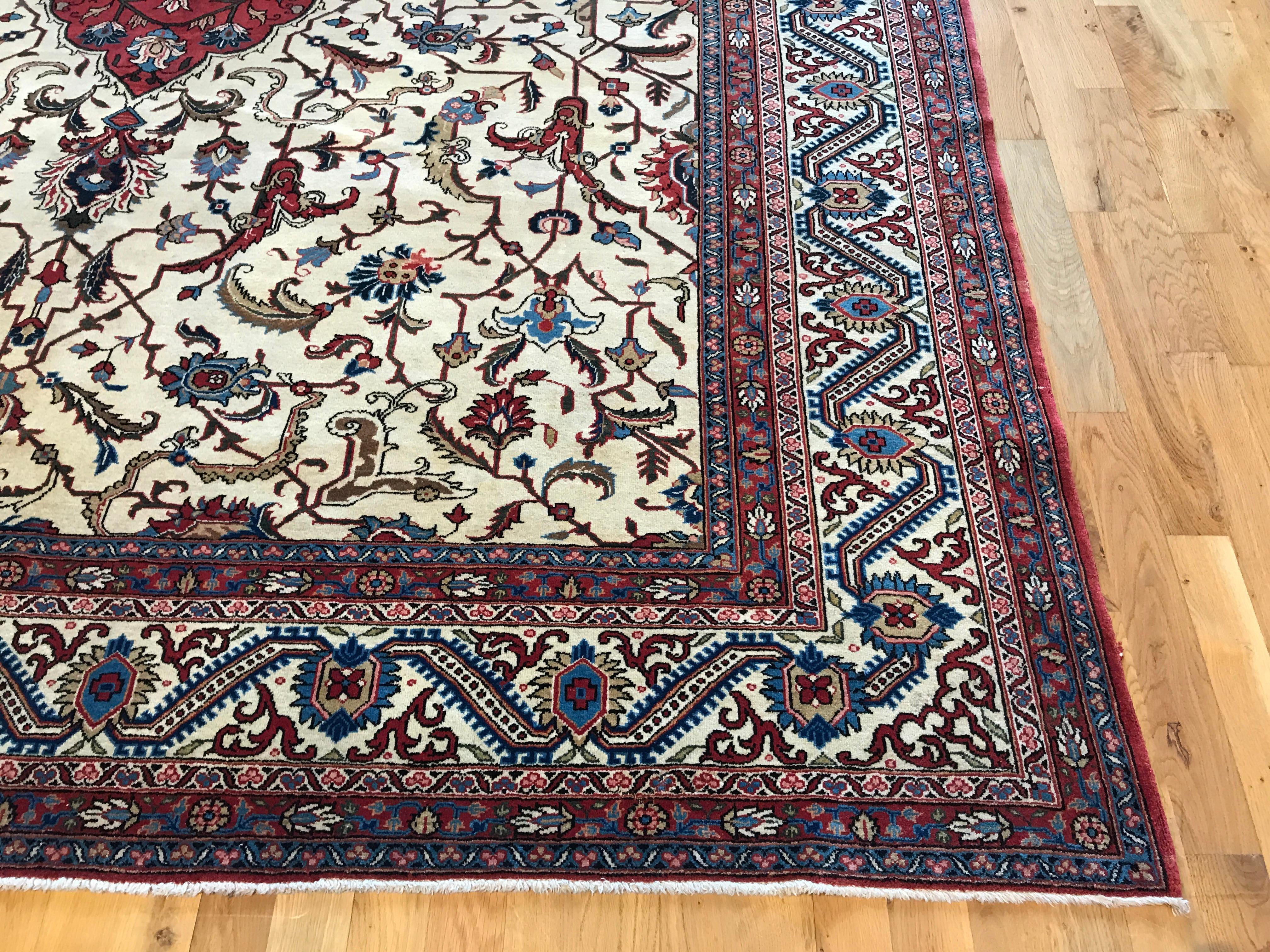 Antique Tabriz Rug In Good Condition For Sale In Los Angeles, CA