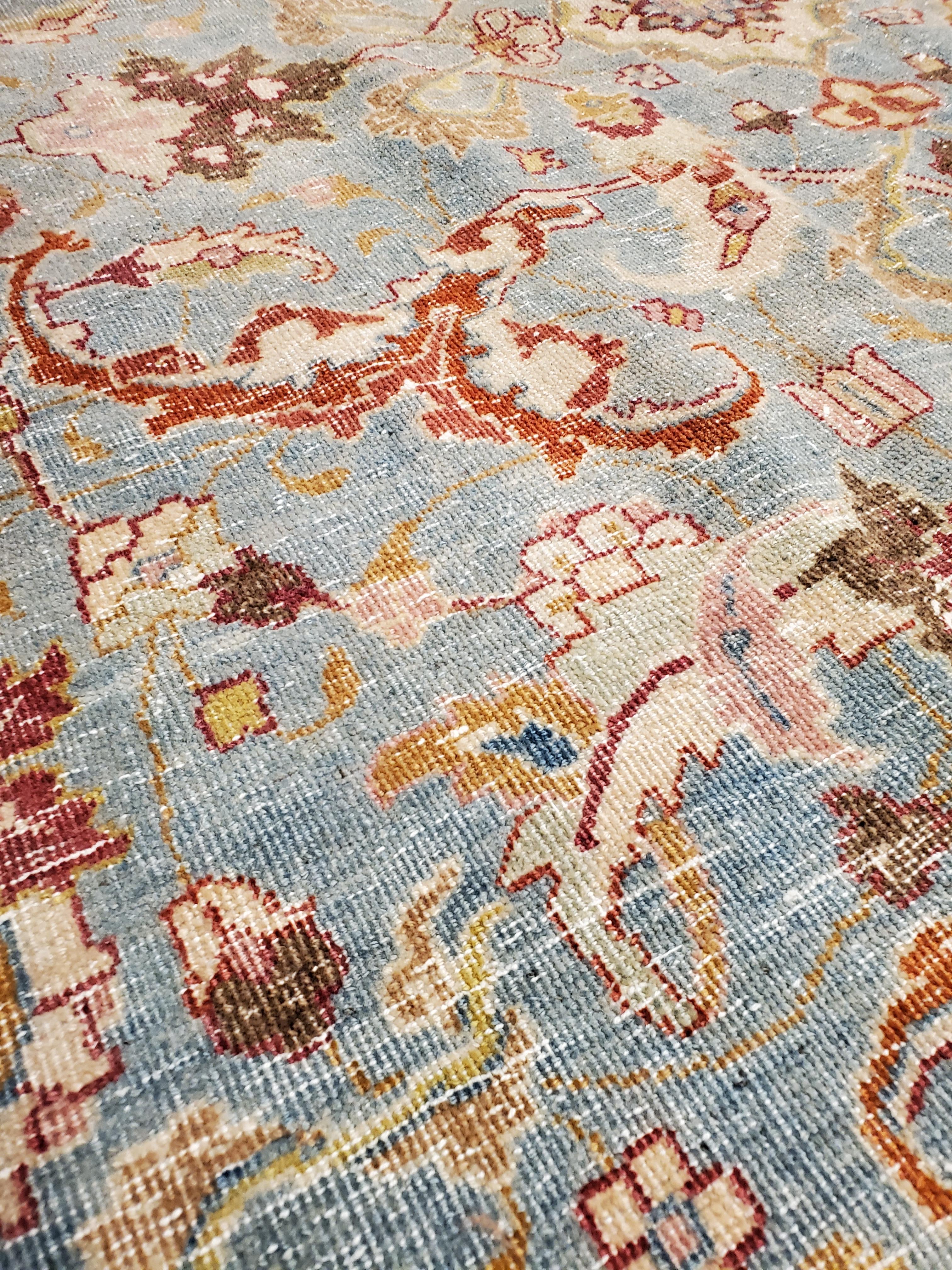 20ième siècle Tapis Tabriz ancien, tapis oriental fait à la main en terre cuite, bleu clair, or, vert en vente