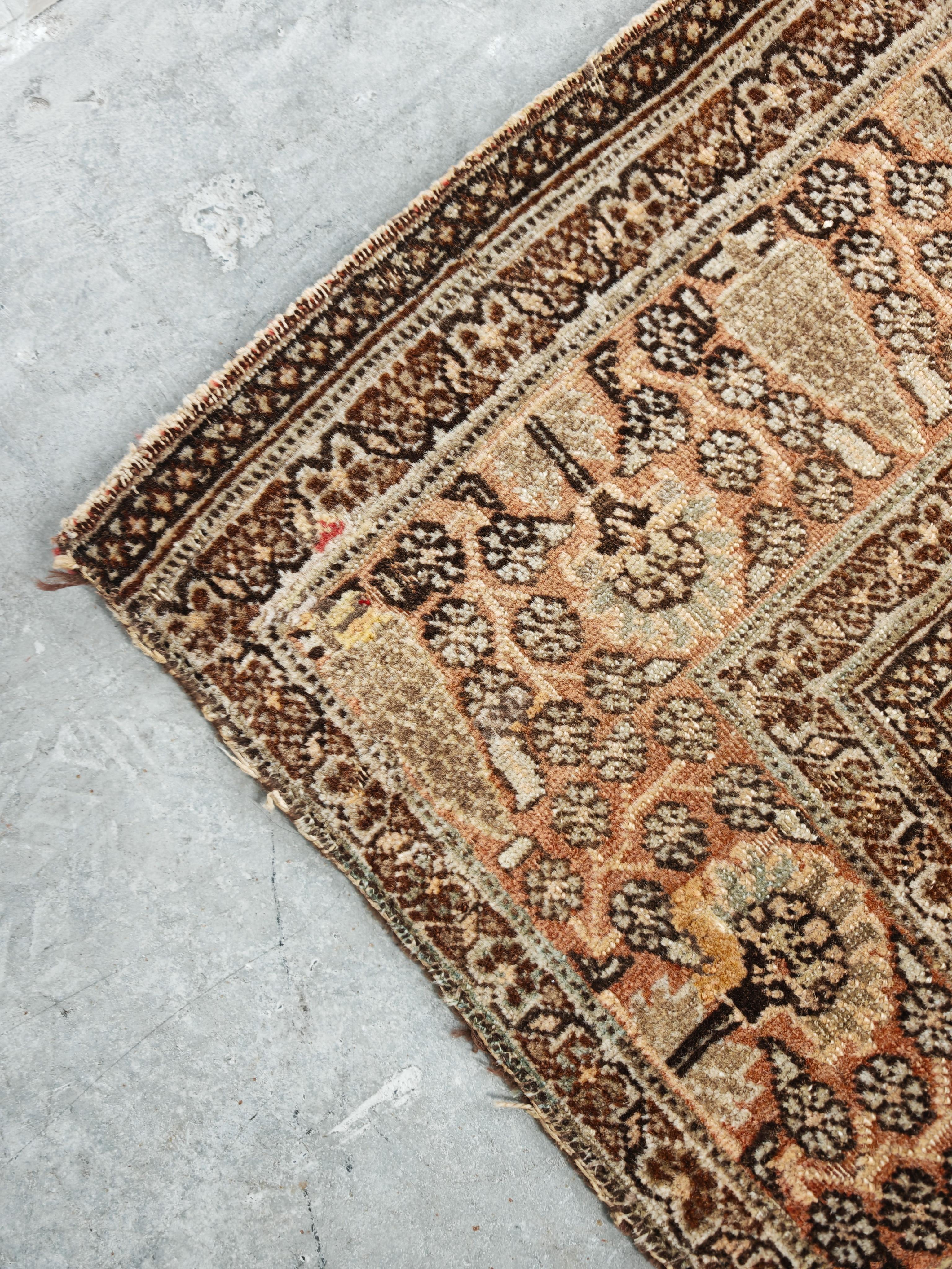 Antiker Täbris-Teppich in prächtigen Farbtönen, 100% Wolle, Westasien 1920er Jahre im Zustand „Gut“ im Angebot in Beograd, RS