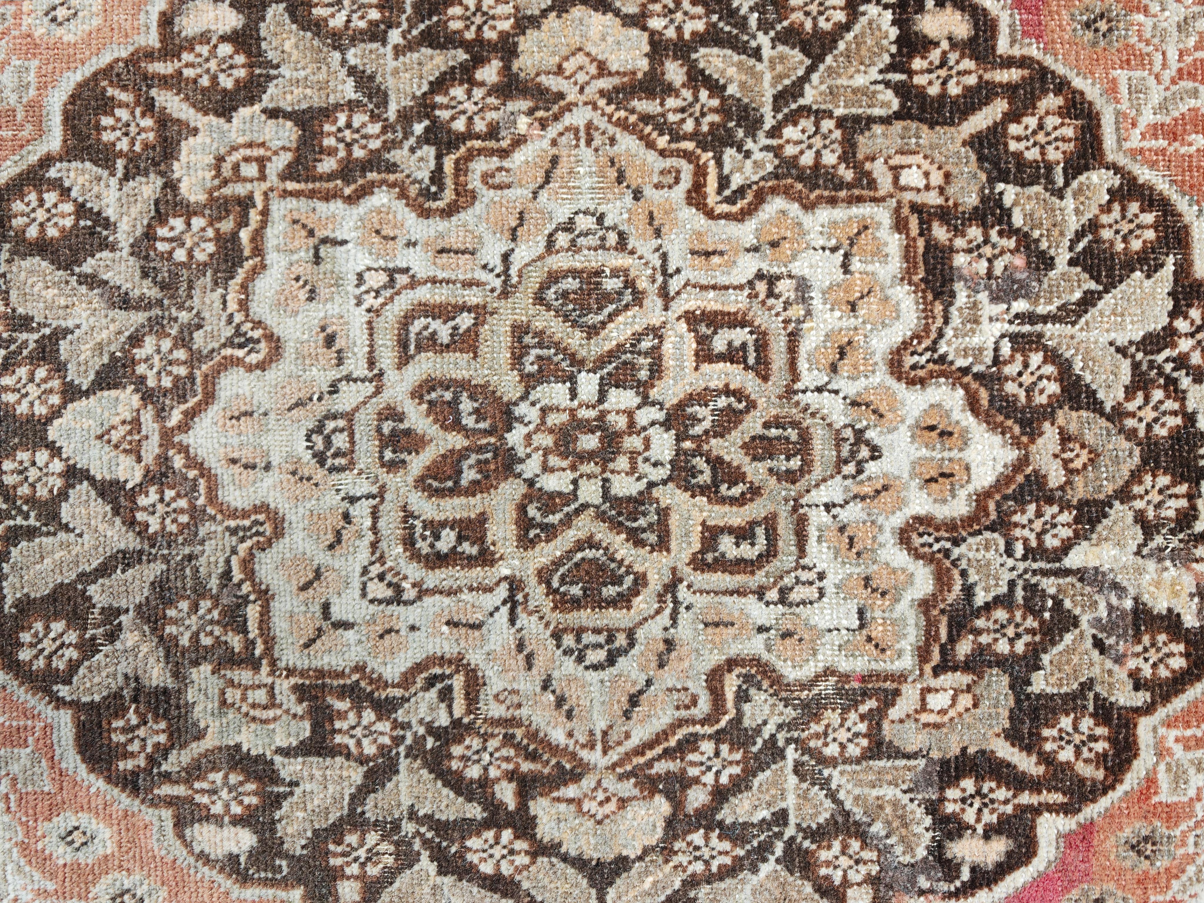 Antiker Täbris-Teppich in prächtigen Farbtönen, 100% Wolle, Westasien 1920er Jahre im Angebot 1