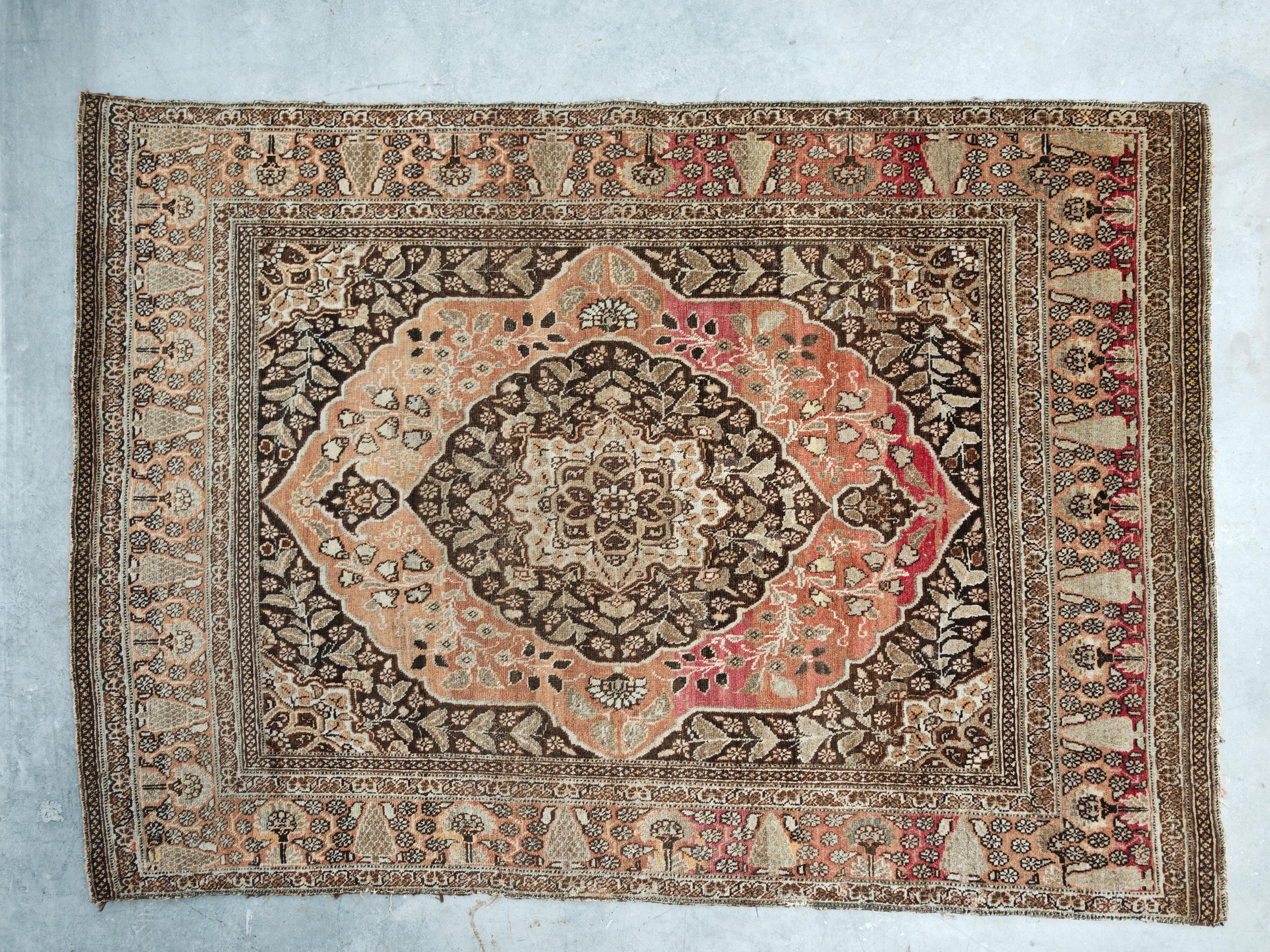 Antiker Täbris-Teppich in prächtigen Farbtönen, 100% Wolle, Westasien 1920er Jahre im Angebot 2