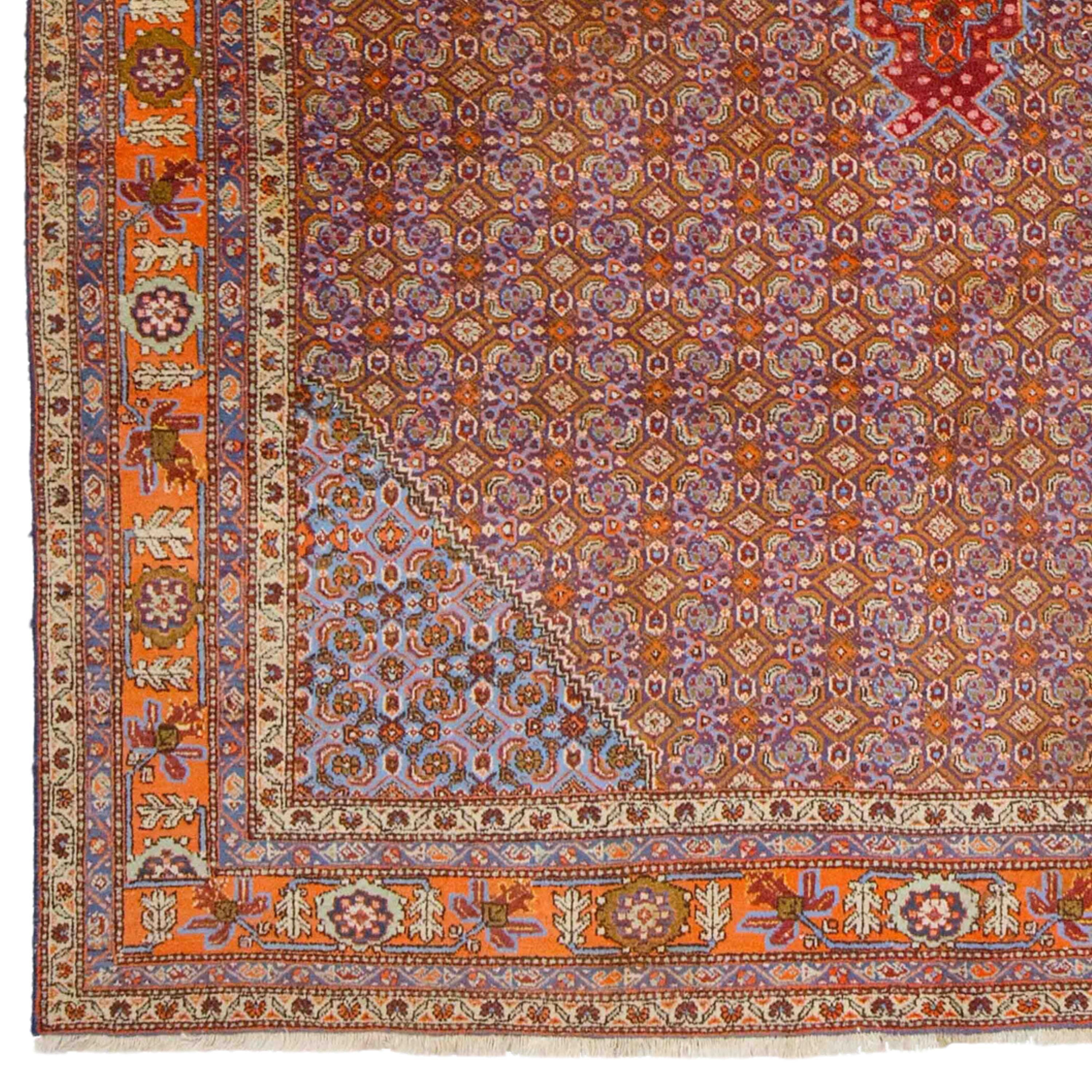 Antiker Täbris-Teppich 226x330 cm (7,41x10,82 ft) Ende 19. Jahrhundert Aserbaidschan Täbris-Teppich

Ab Mitte des 19. Jahrhunderts erlebte die kommerzielle Teppichproduktion in Aserbaidschan einen Aufschwung, und Täbris wurde zu einem der