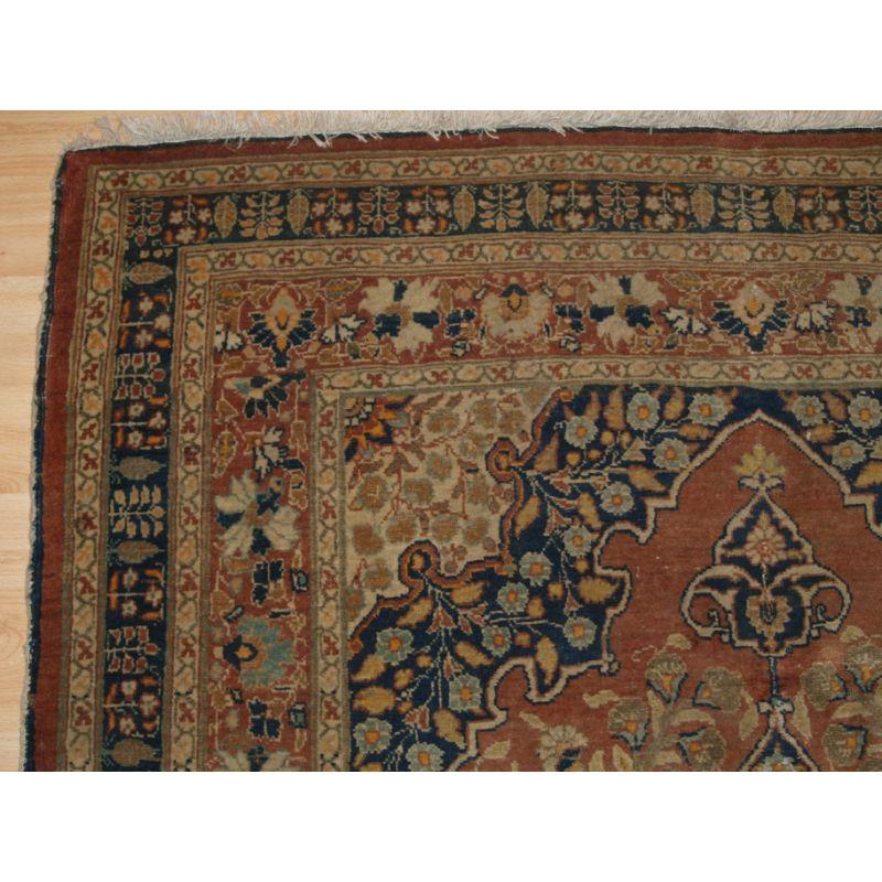 Antique Tabriz Rug of Classic Design with a Central Medallion  In Good Condition For Sale In Moreton-In-Marsh, GB