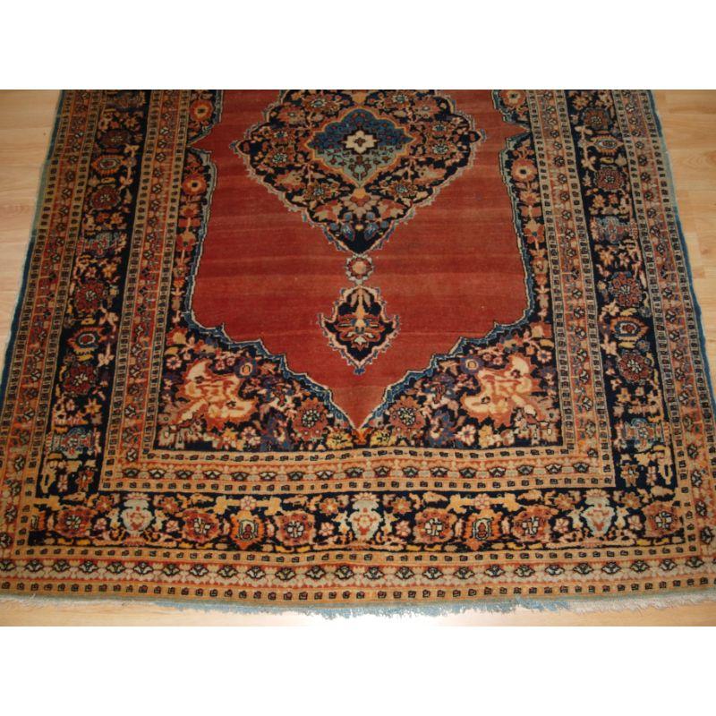 Antique Tabriz Rug of Classic Design with a Central Medallion In Good Condition For Sale In Moreton-In-Marsh, GB