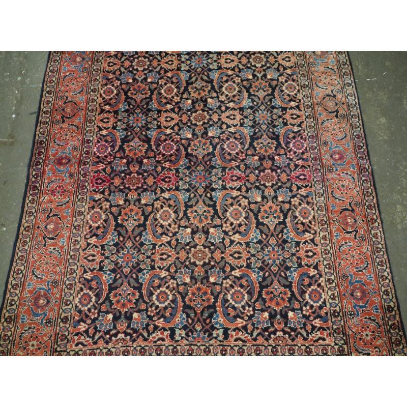 Tapis ancien de Tabriz avec un am designs/One, Circa Design, Circa 1920 Excellent état - En vente à Moreton-In-Marsh, GB