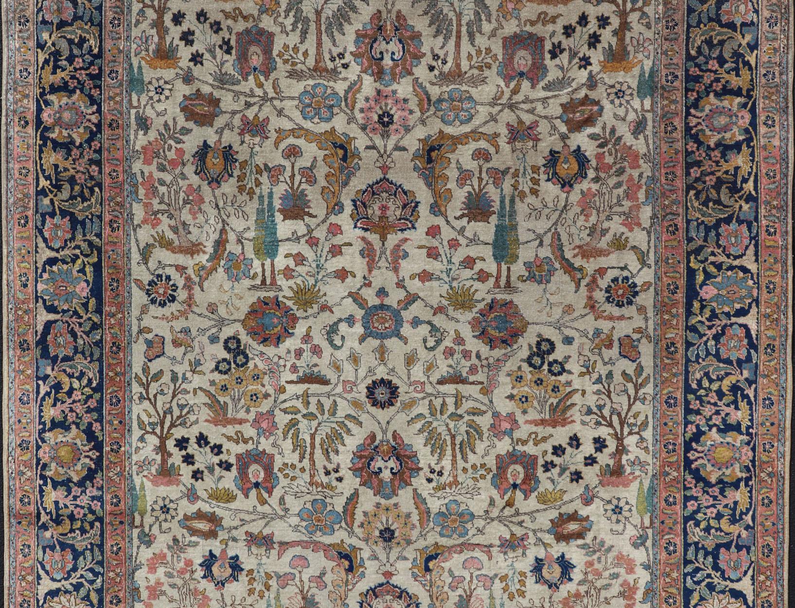 Tabriz antico con disegno floreale sub-geometrico all-over e bordo complementare In condizioni buone in vendita a Atlanta, GA