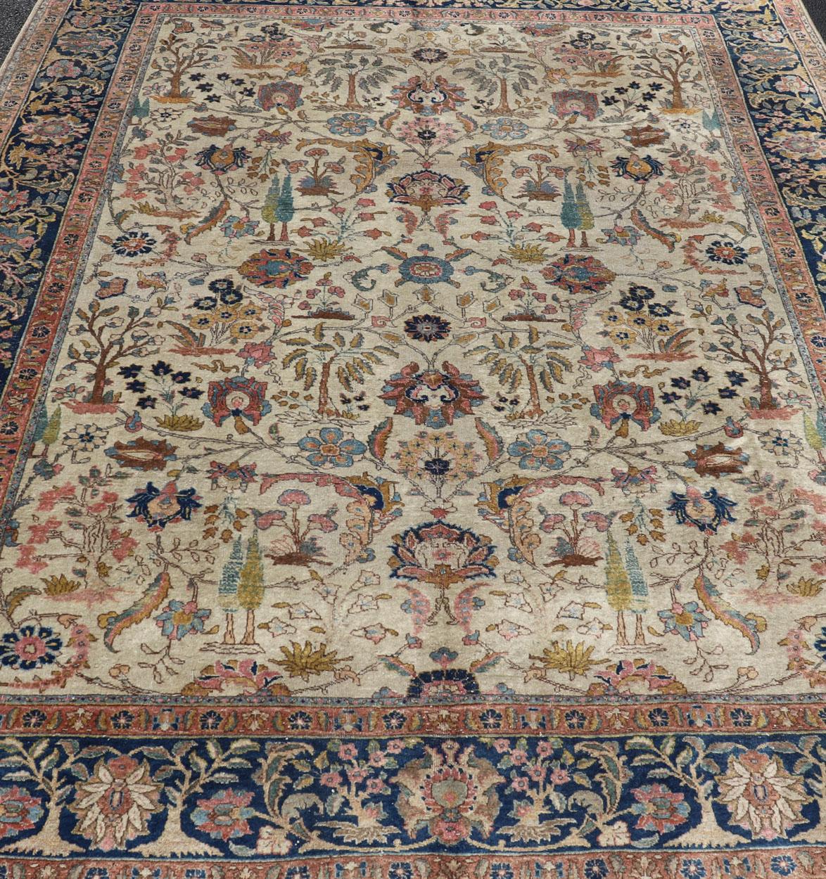 Lana Tabriz antico con disegno floreale sub-geometrico all-over e bordo complementare in vendita