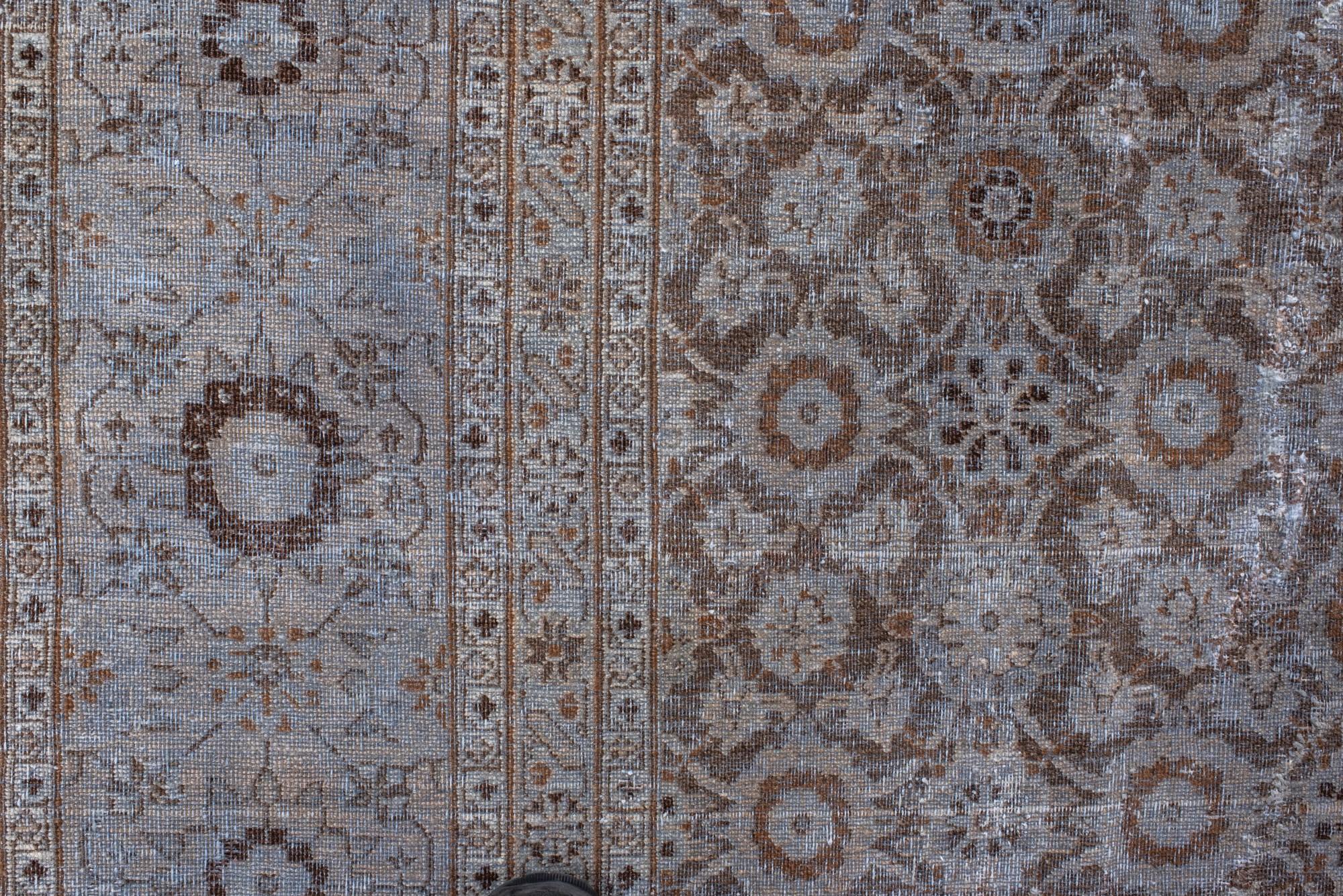 Antiker Täbris mit Mina Khani-Design aus Täbris im Zustand „Relativ gut“ im Angebot in New York, NY