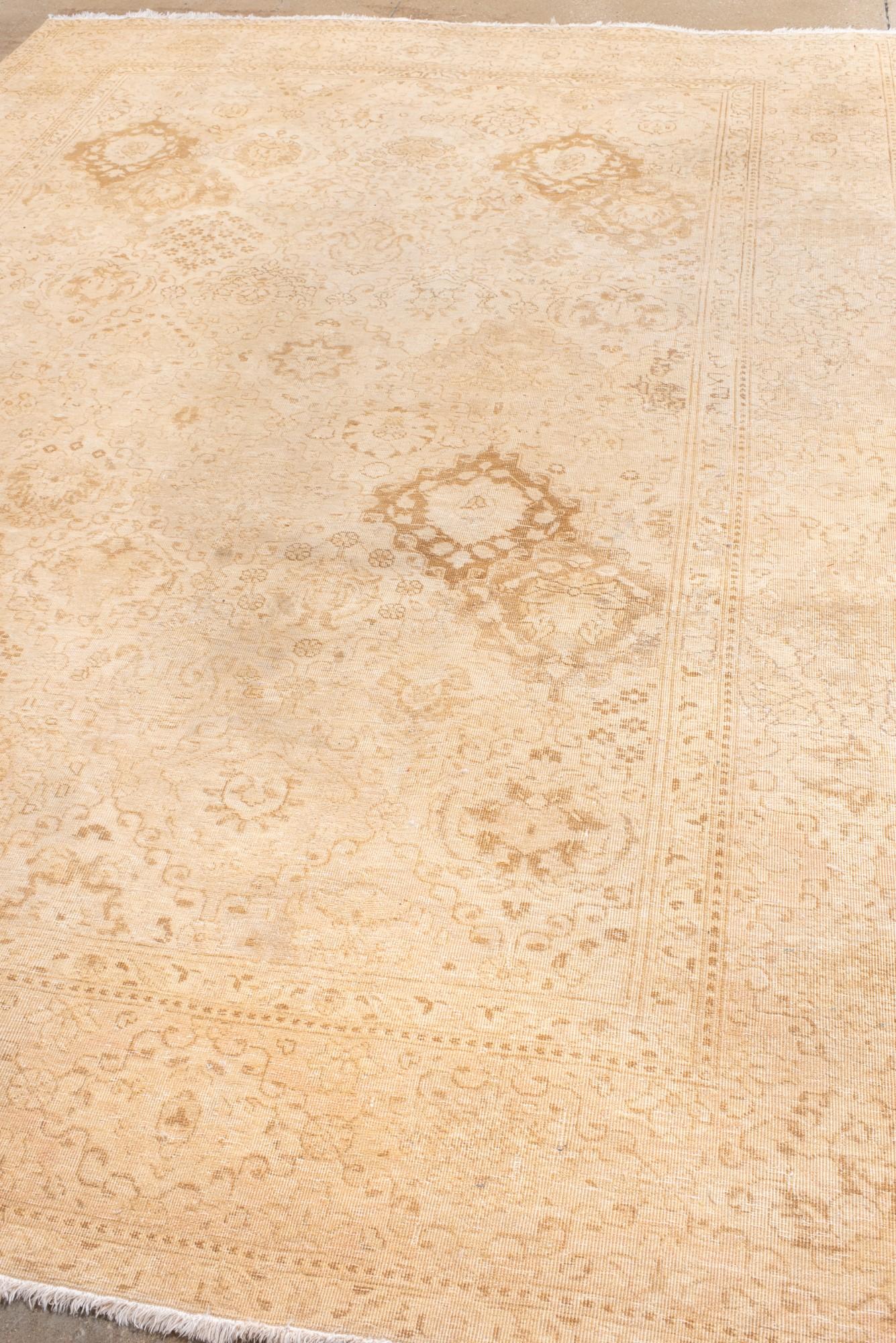 Antike Tabriz mit Licht Stroh Palette (Türkisch) im Angebot