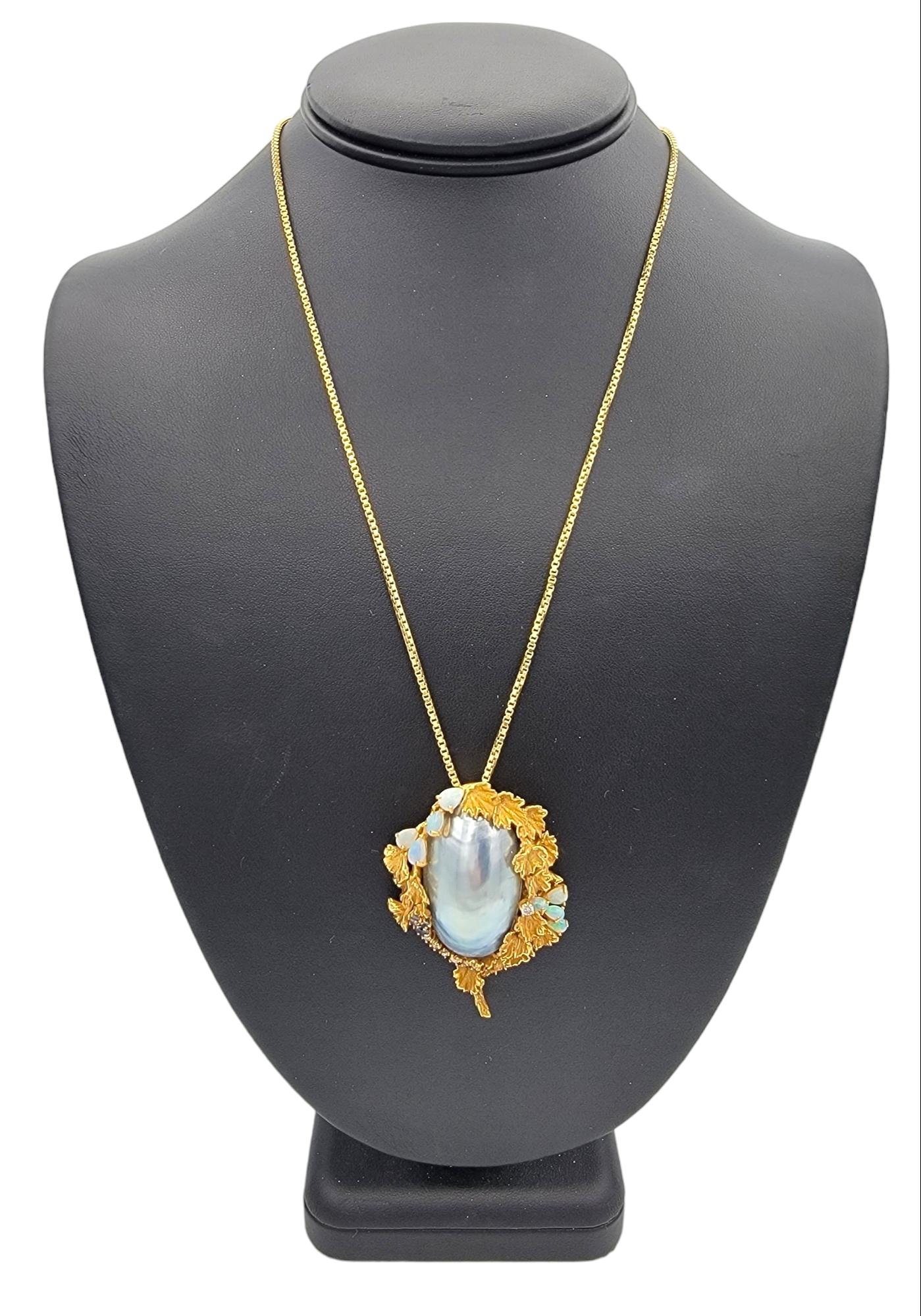 Antike Tahiti-Perle, Tansanit, Opal und Diamant-Brosche/Anhänger aus Gelbgold im Angebot 4