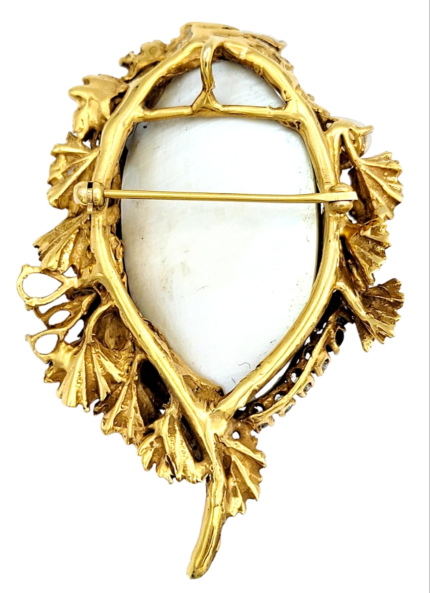 Antike Tahiti-Perle, Tansanit, Opal und Diamant-Brosche/Anhänger aus Gelbgold im Angebot 1
