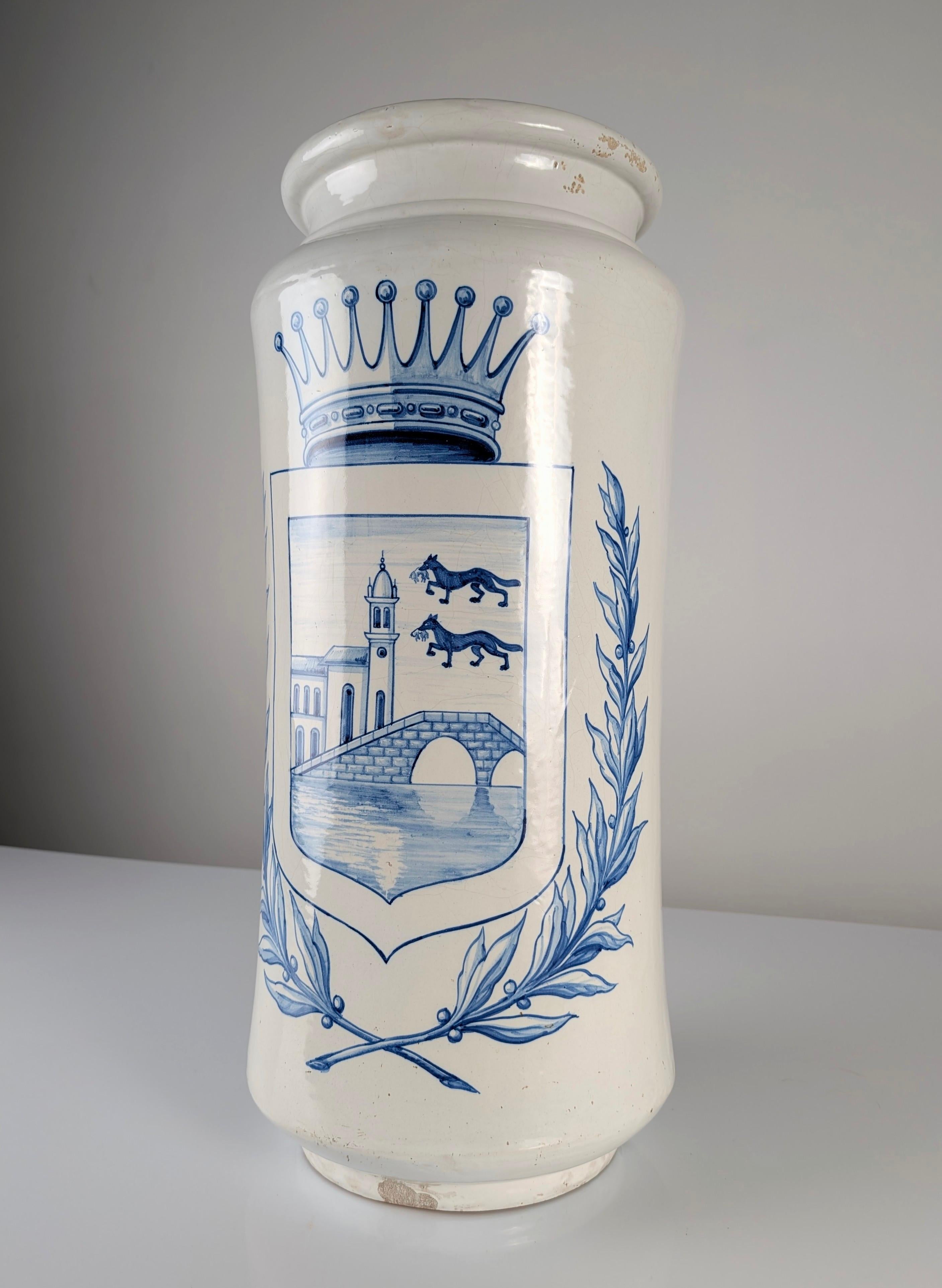 Antique Talavera Ceramic Umbrella and Walking Stick Stand with Bilbao Coat In Good Condition For Sale In Benalmadena, ES