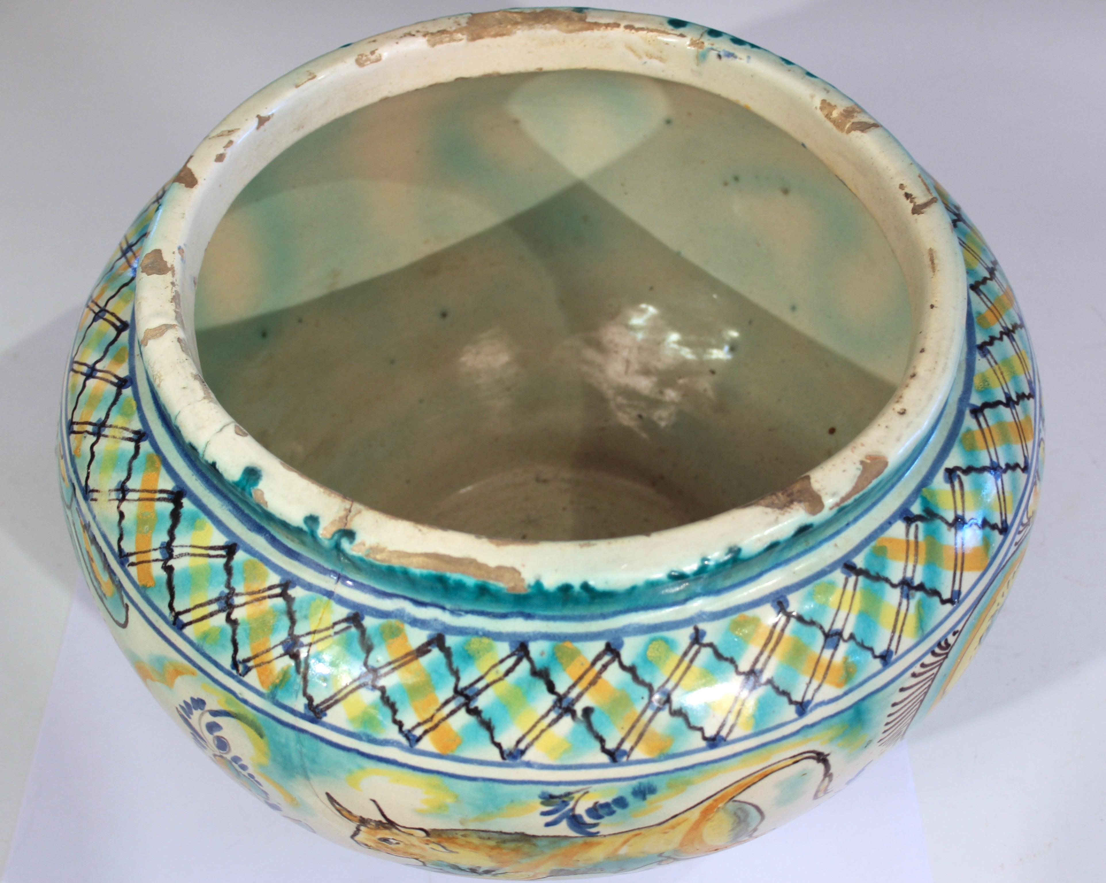 Antique Talavera Spanish Majolica Centerpiece Bowl Bull Vase Pottery Faience In Good Condition In Wilton, CT