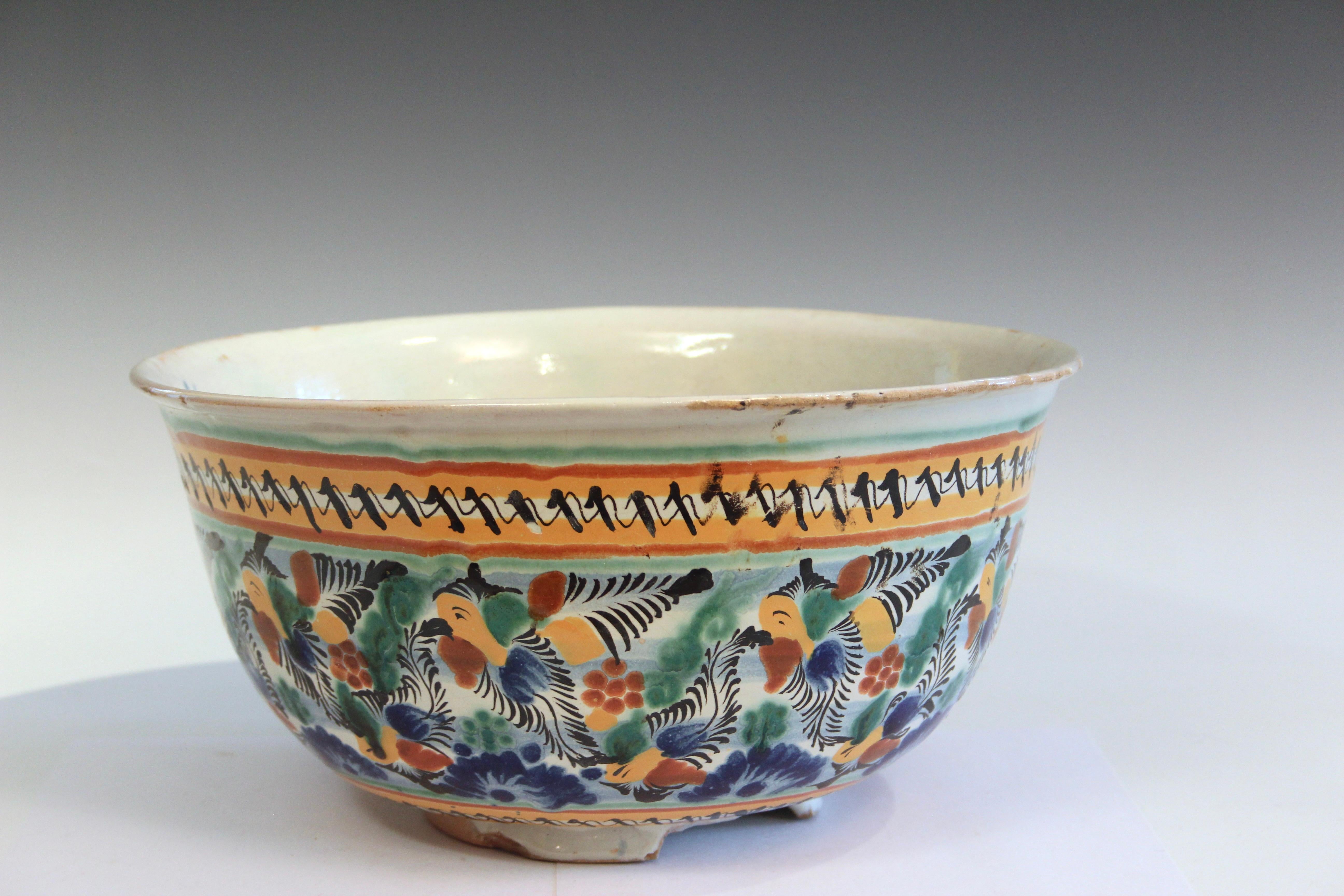 Large antique Mexican Talavera Uriarte centerpiece bowl. Circa 19th/early 20th century. Signed on base. 7