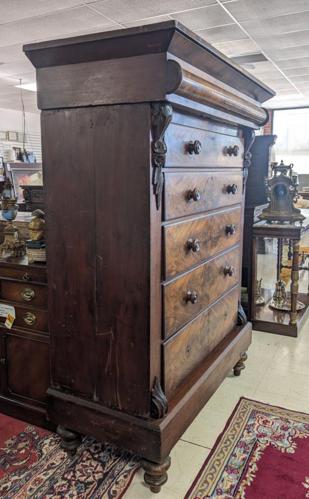 Antico cassettone a 5 cassetti in mogano scozzese in vendita 1