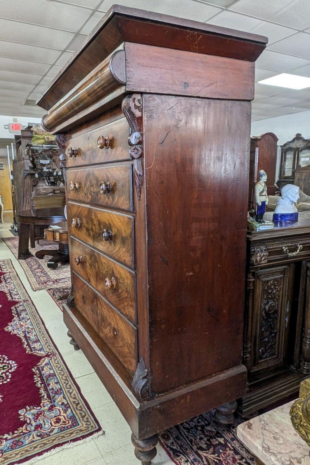 Antico cassettone a 5 cassetti in mogano scozzese in vendita 2