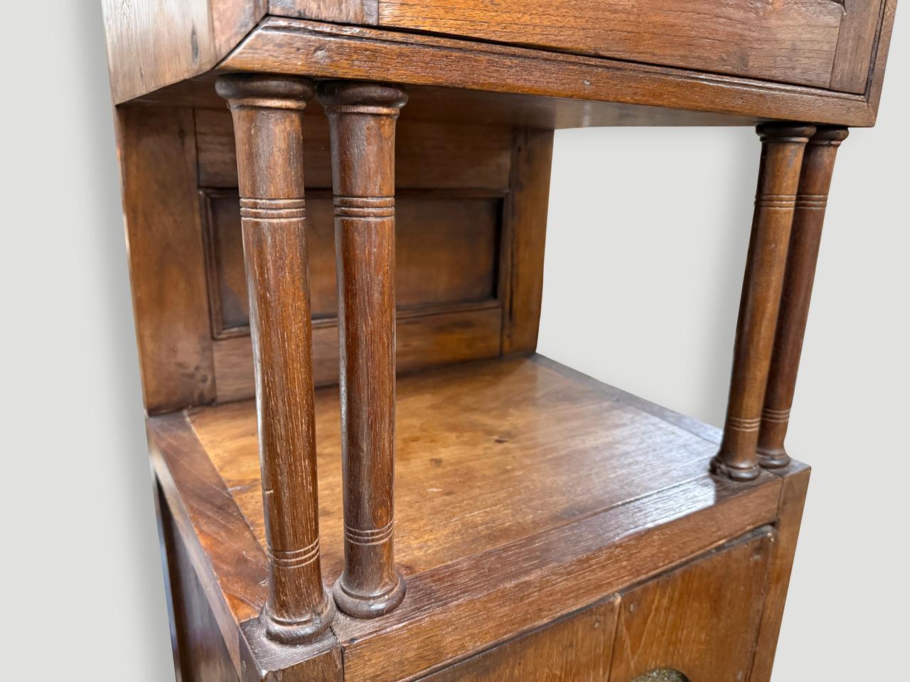 Antiquities Tall Cabinet Excellent état - En vente à New York, NY