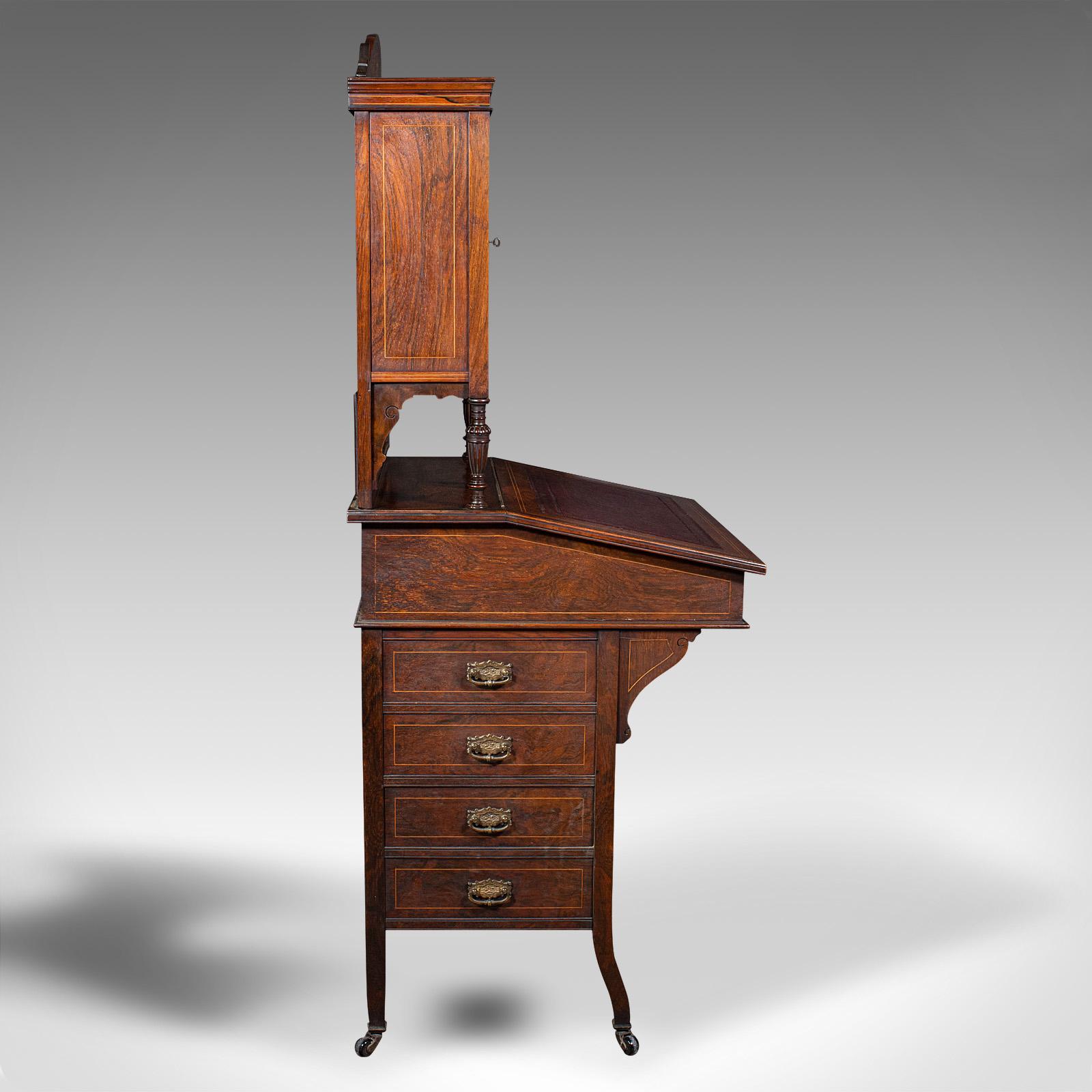 Bosso Antico mobile da ufficio alto Davenport, inglese, in noce, vittoriano, Circa 1860 in vendita