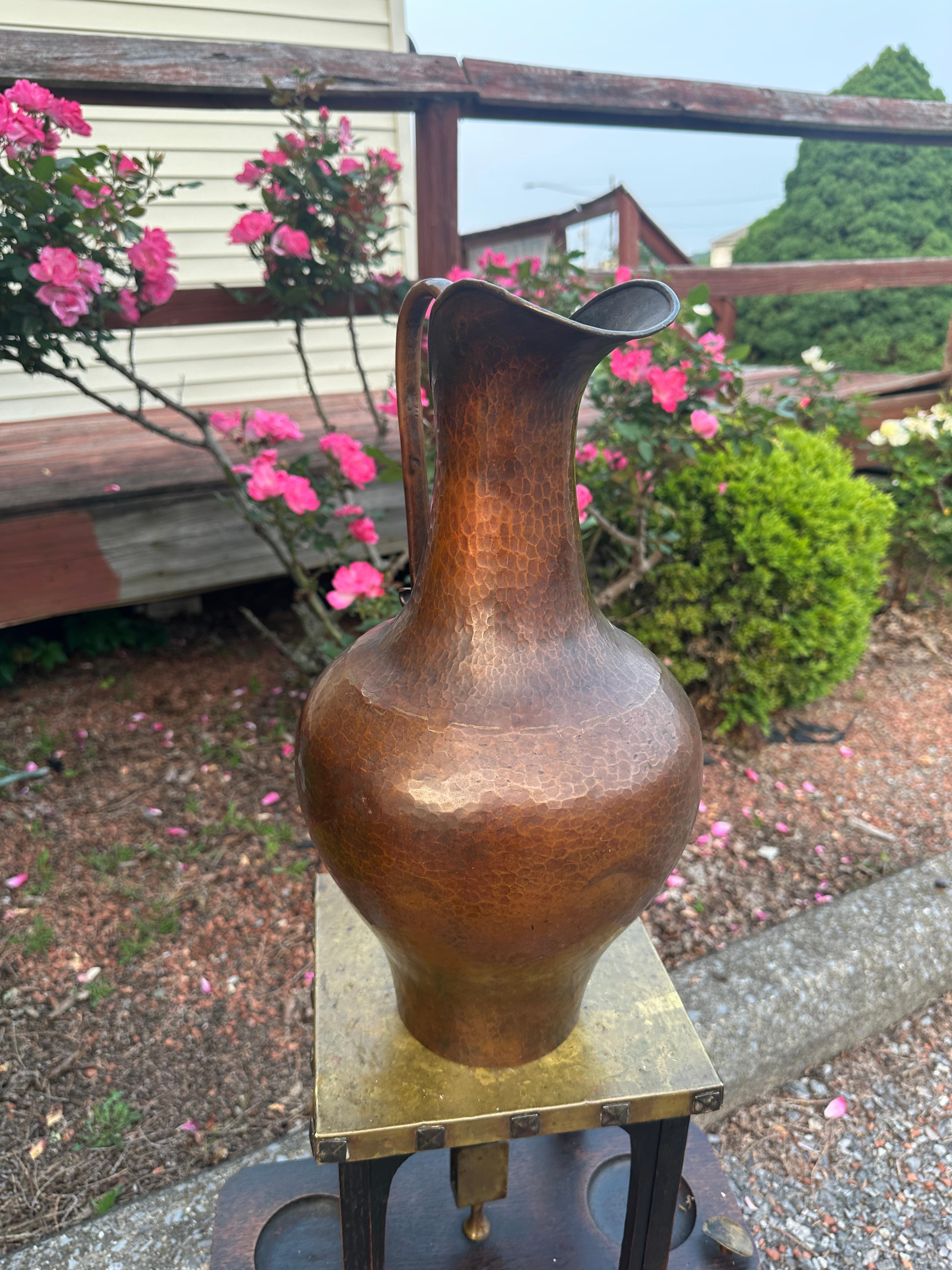 Antique Tall Hammered Copper Pitcher -  Roycroft,  Stickley era            W7591 en venta 4