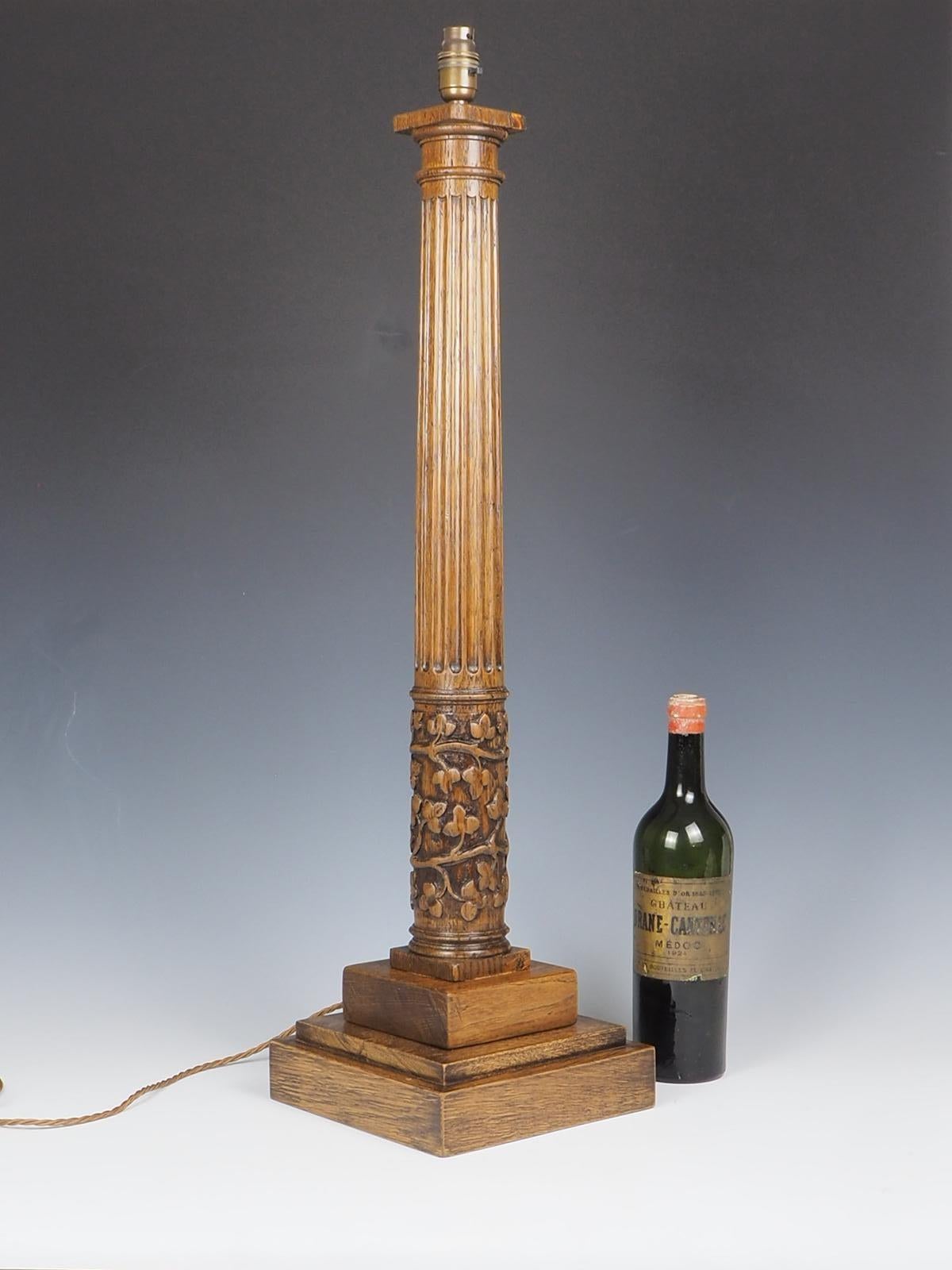 Antique Tall Oak Corinthian Table Lamp In Good Condition For Sale In Lincoln, GB
