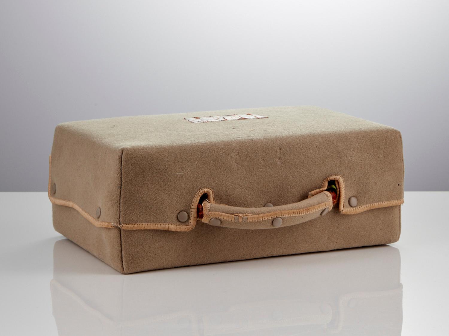 Antique Tan Crocodile Jewellery Box with Lift Tray Opening London Circa 1918-20 For Sale 3