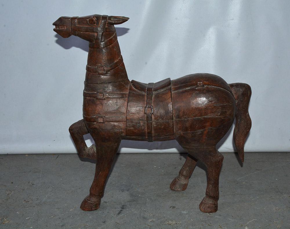 Antikes Pferd im Tang-Stil (Tang-Dynastie) im Angebot