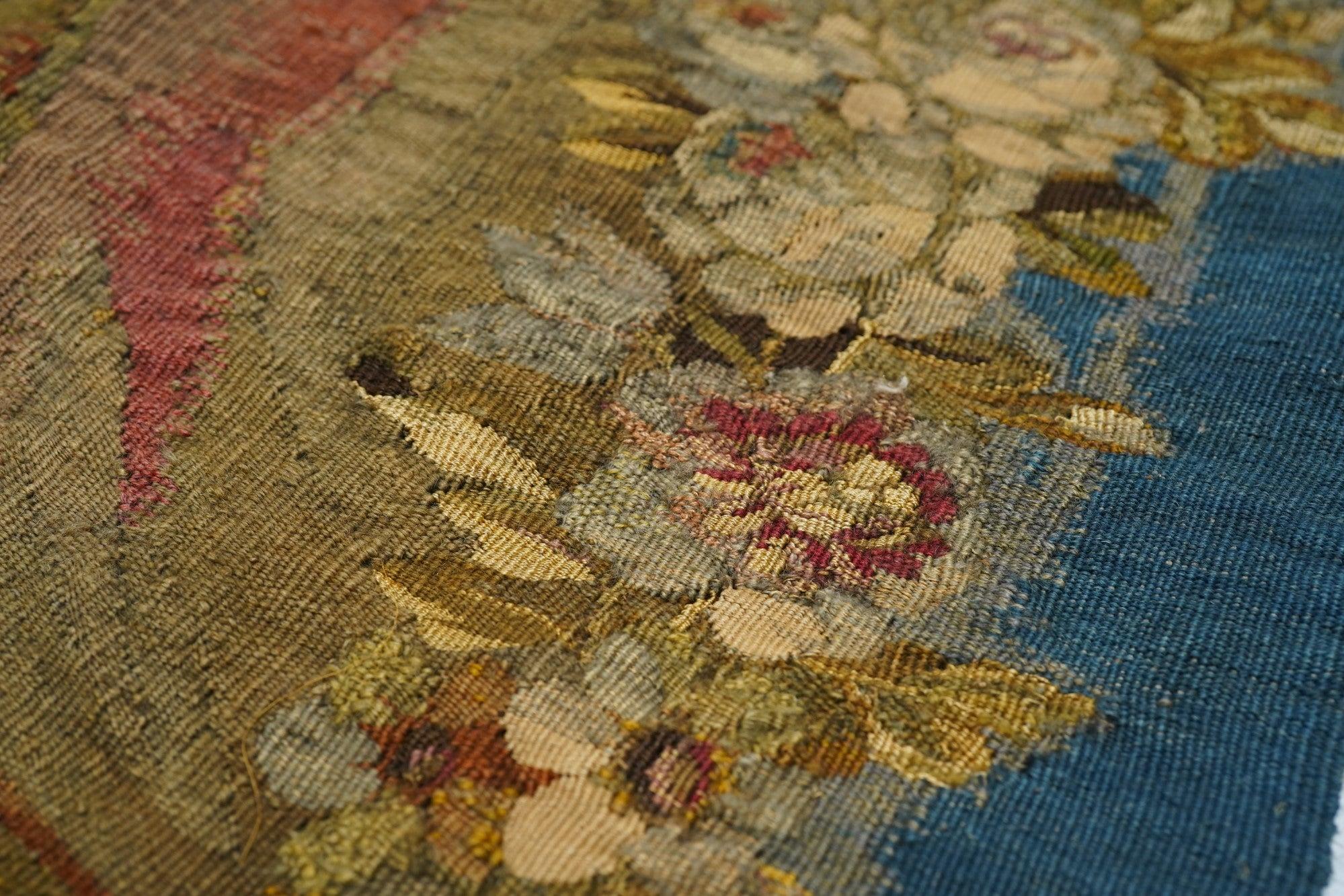 Tapiz antiguo Uno de par 3'7'' x 5'2'' en Bastante bueno estado para la venta en New York, NY