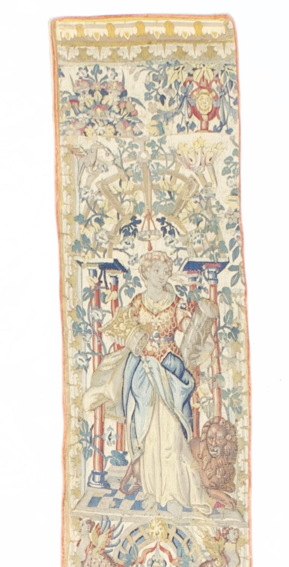 XVIIIe siècle et antérieur Panneau de tapisserie antique (une paire) 1'2