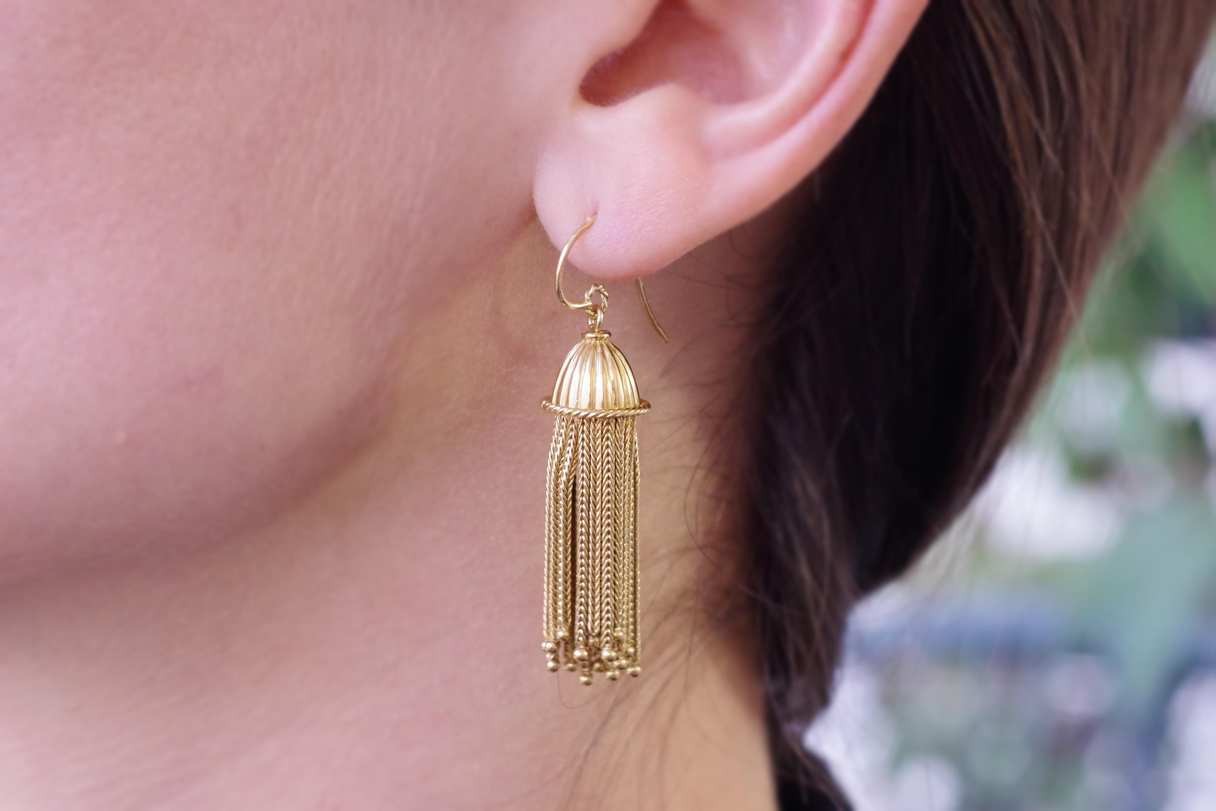 Antique Tassels Earrings in Yellow Gold 18 Karats, Victorian Earrings In Fair Condition In PARIS, FR