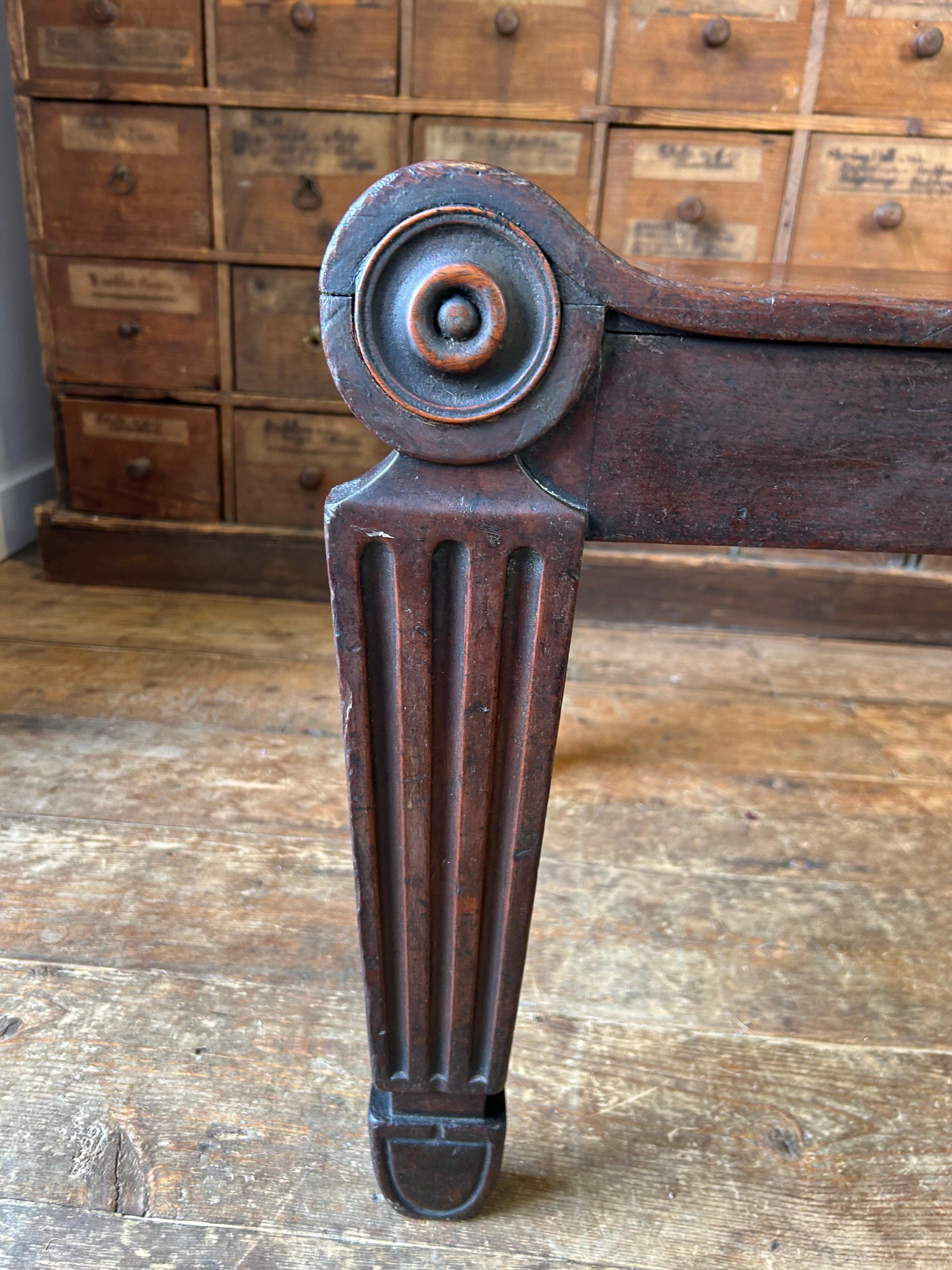Anglais Ancien banc d'entrée anglais en acajou et marbre de Tatham, vers 1810 en vente