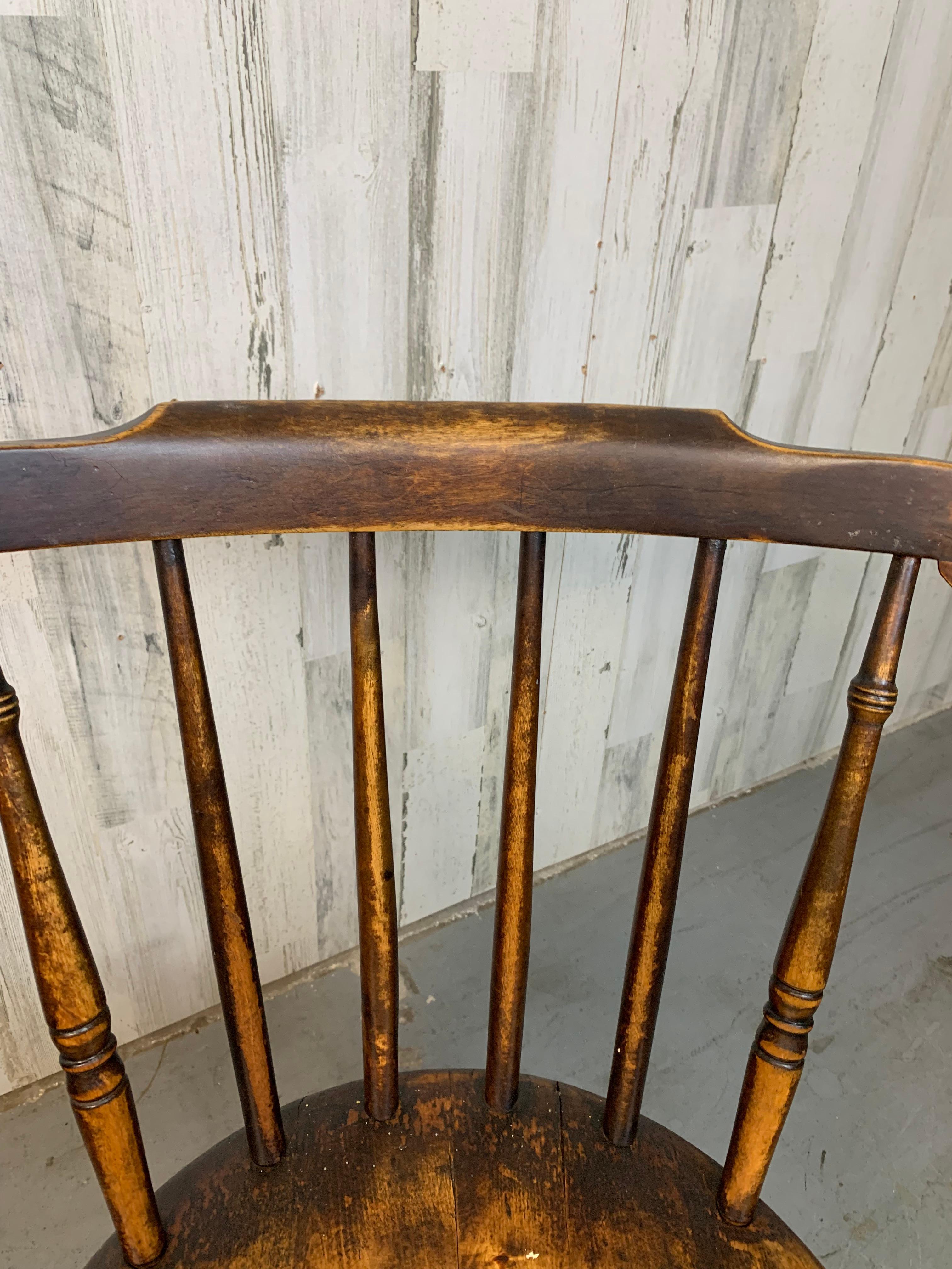 Table de taverne et quatre chaises Windsor Penny en vente 8