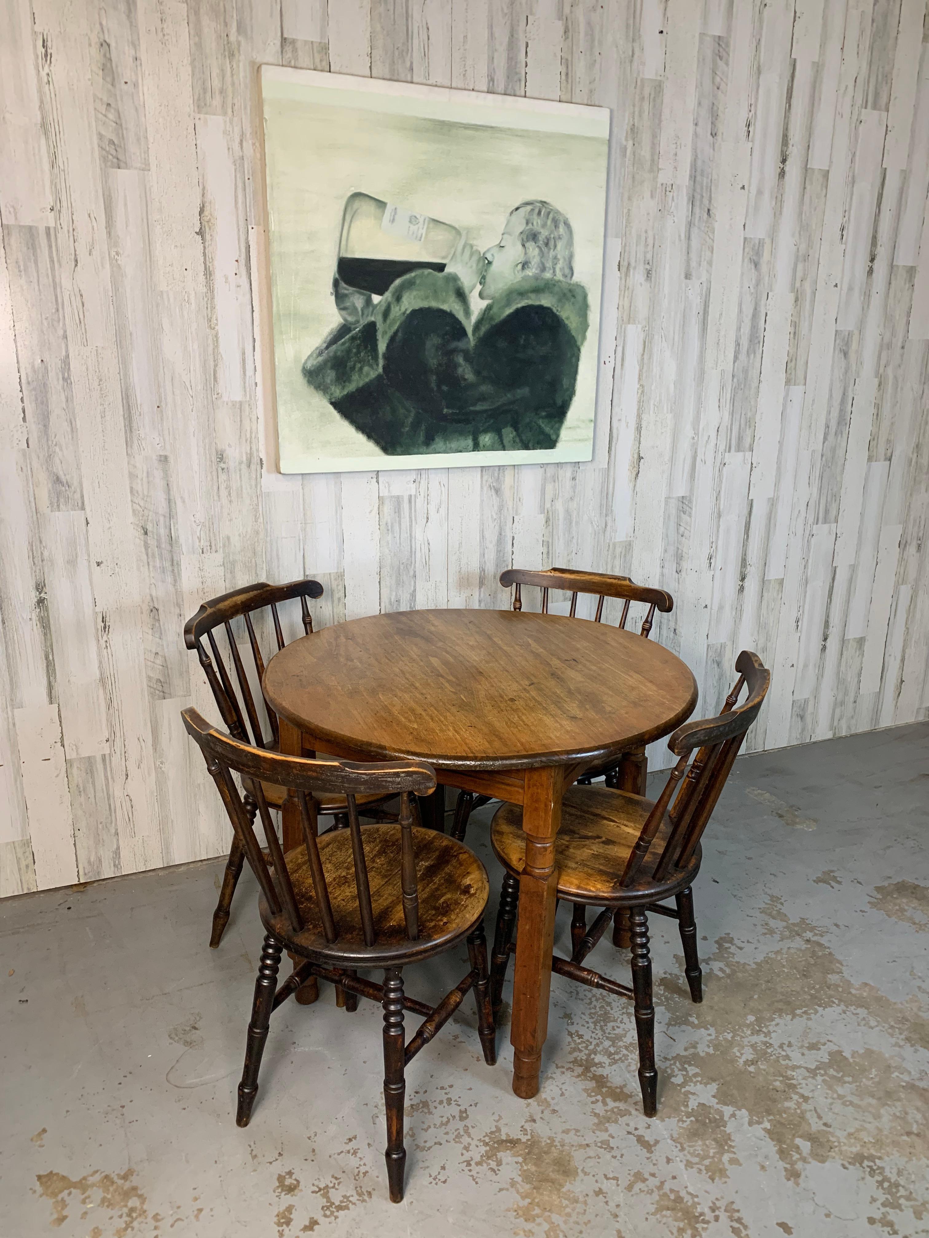20ième siècle Table de taverne et quatre chaises Windsor Penny en vente