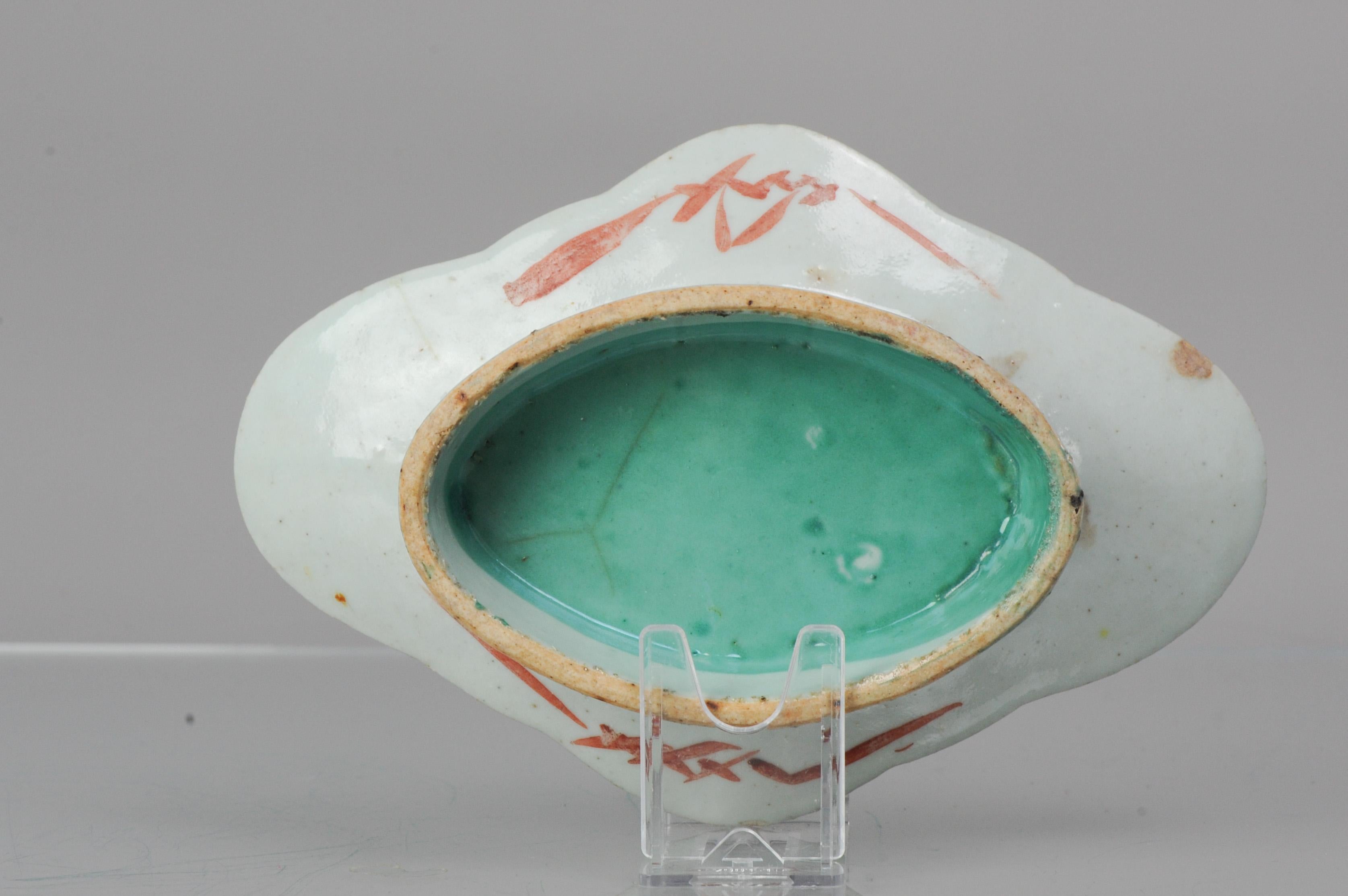 Antique Tazza Bowl Qing Flowers Tongzhi / Guangxu, 19th Century In Good Condition For Sale In Amsterdam, Noord Holland