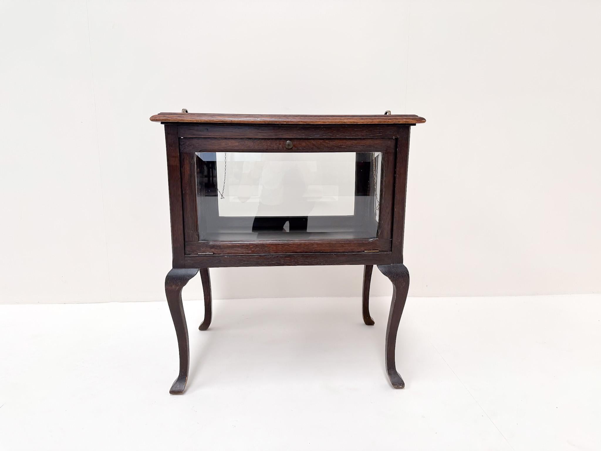 Antico mobile da tè / vetrina con vassoio rimovibile In condizioni buone in vendita a BERKEL EN RODENRIJS, NL