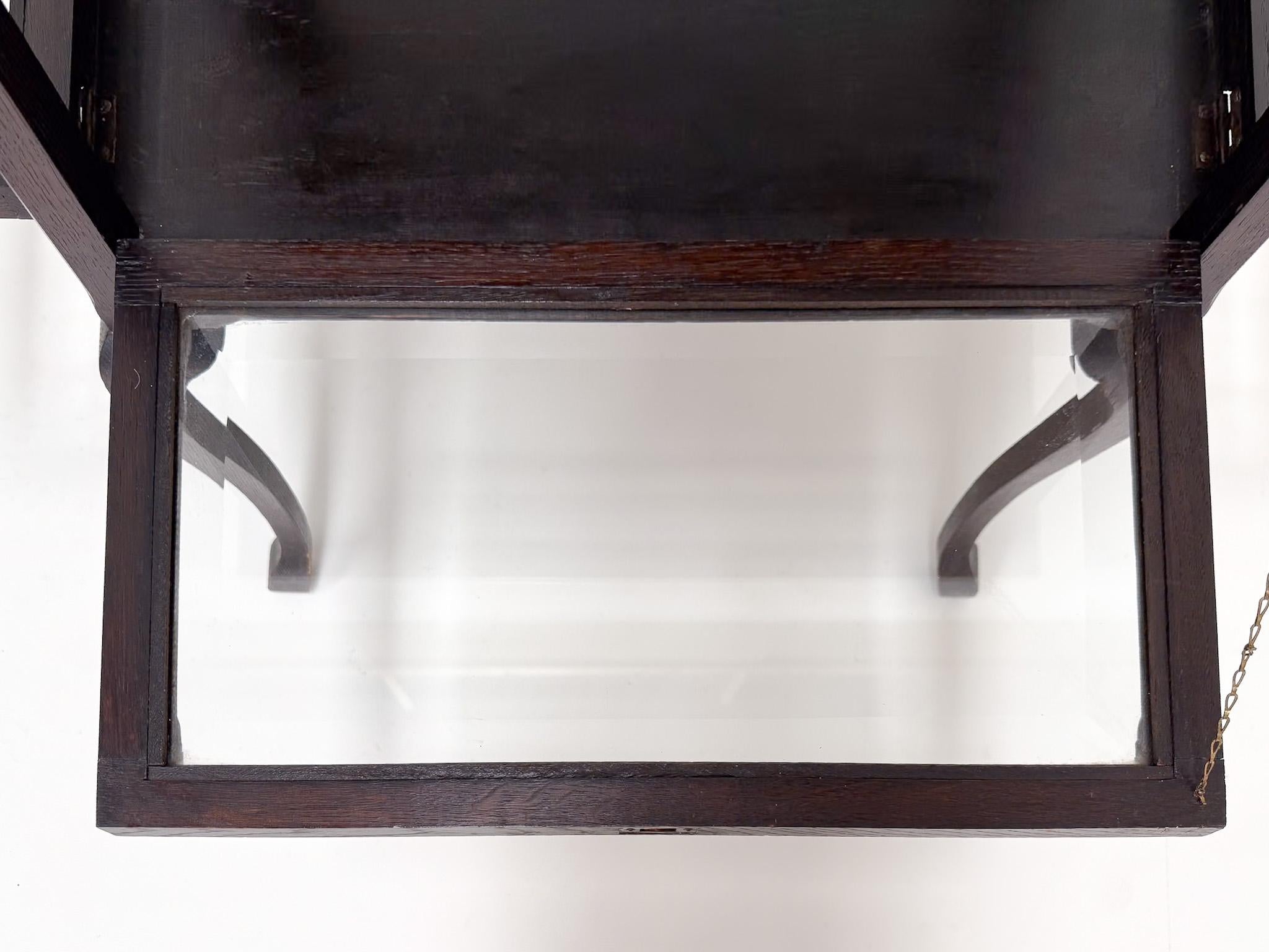 Antico mobile da tè / vetrina con vassoio rimovibile in vendita 2