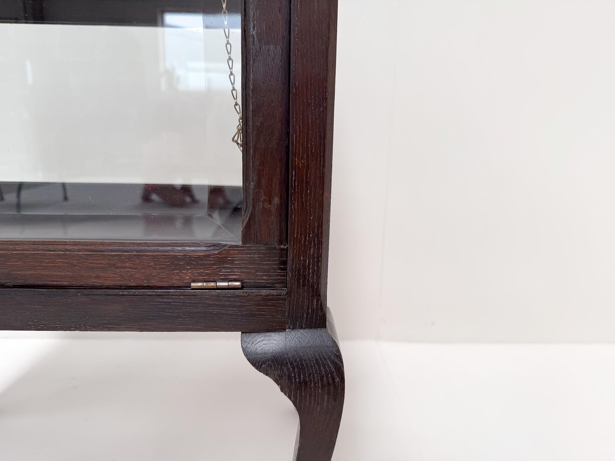 Antico mobile da tè / vetrina con vassoio rimovibile in vendita 3