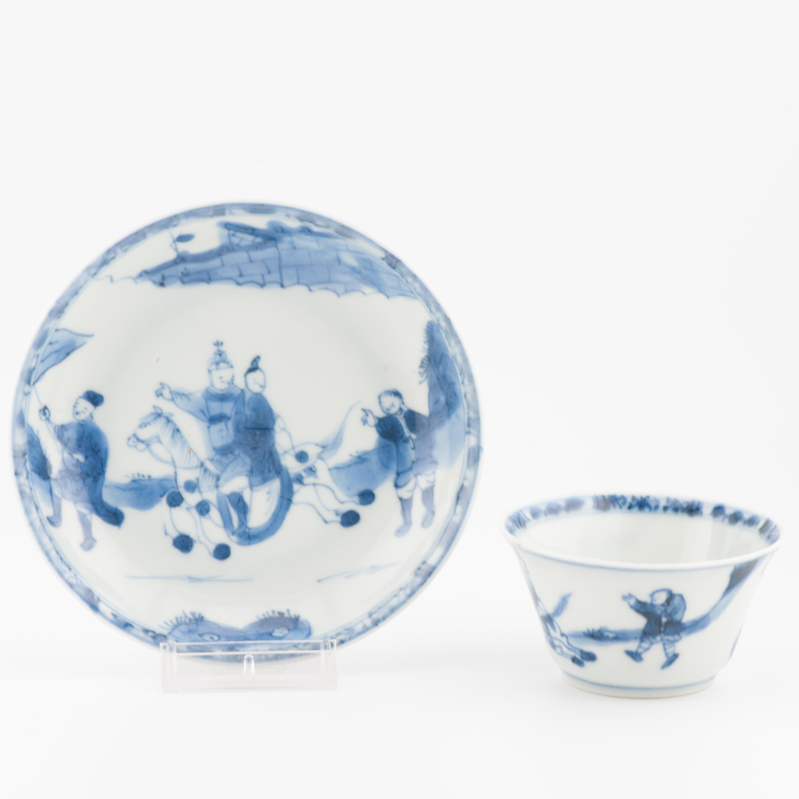 Sharing with you this fantastic Chinese Porcelain cup and saucer
Kangxi period.
Fantastic decoration in blue and white
Please enjoy

Both perfect. Cup only with some firing bubbles to the rim. Size: 10.9x1.8CM and 6.6x3.5CM