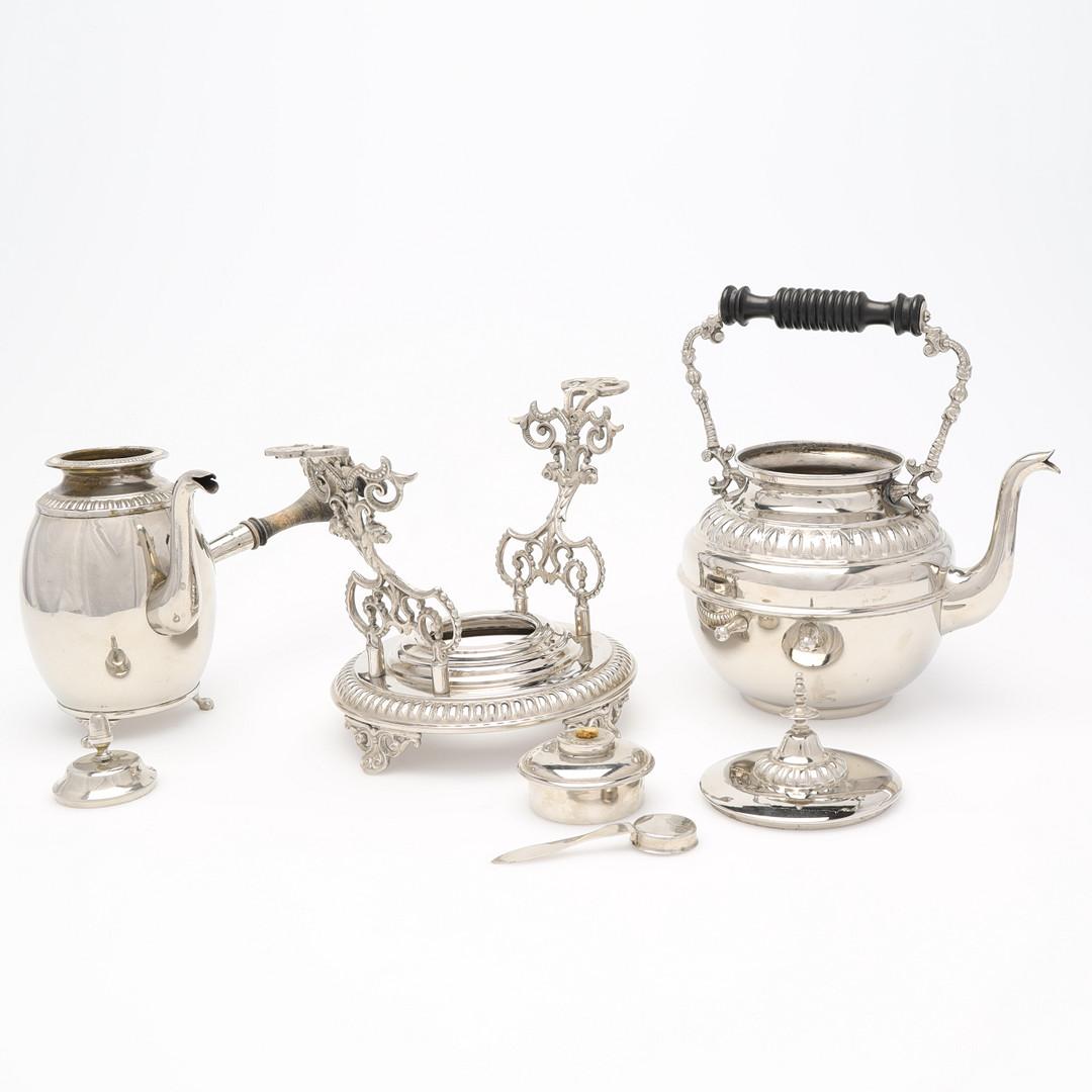 Antikes Tee-Set, exklusives versilbertes 3-teiliges Ketten-Couchtisch, Warmer-Set im Zustand „Hervorragend“ im Angebot in Hampshire, GB