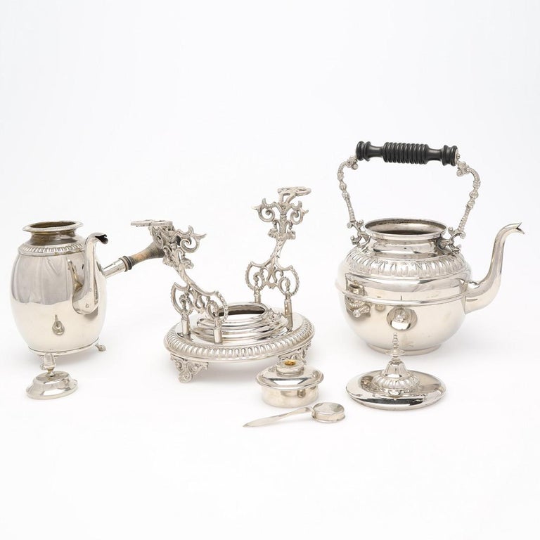 Antique Tea Set, Silver Plated 3 Parts Kettle Coffee Pot and Warmer Set In Excellent Condition For Sale In Hampshire, GB