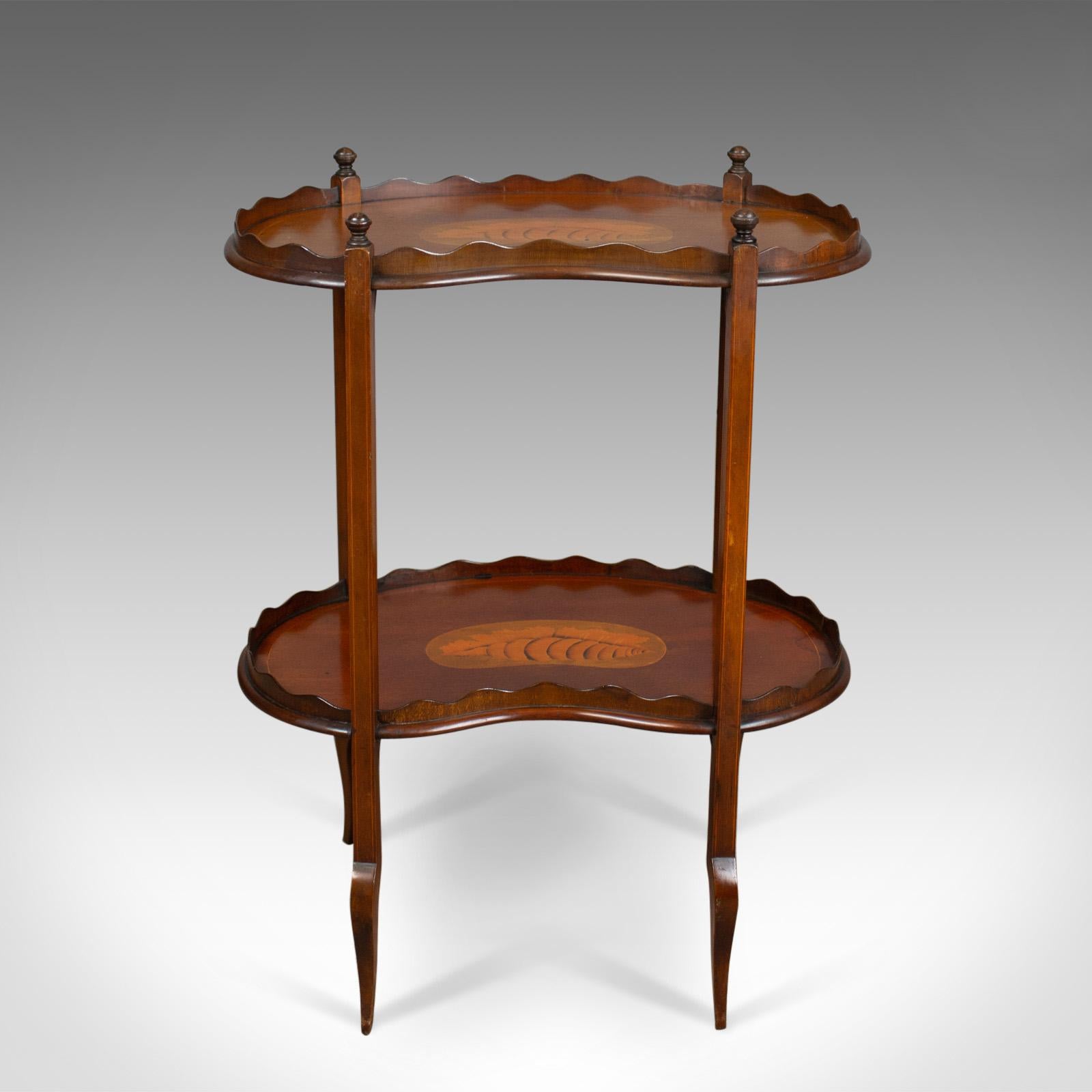Édouardien Table à thé antique, anglaise, édouardienne, à deux niveaux, galerie, d'appoint, vers 1910 en vente