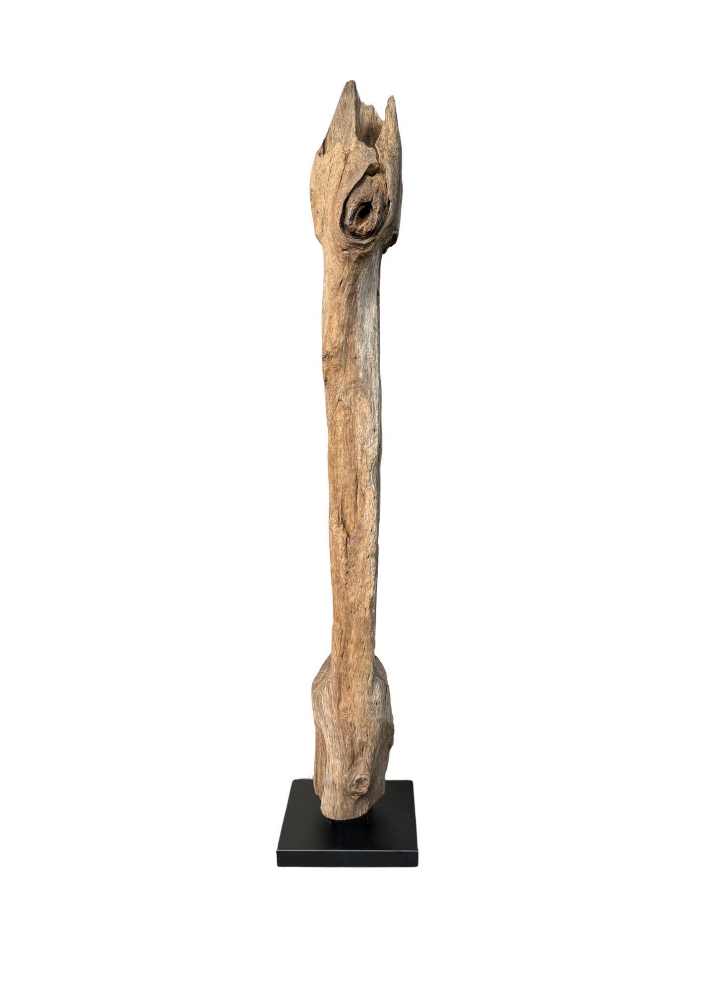 Antique Teak Fence Column from Java, Mounted on Metal Stand c.1900 In Good Condition For Sale In Jimbaran, Bali