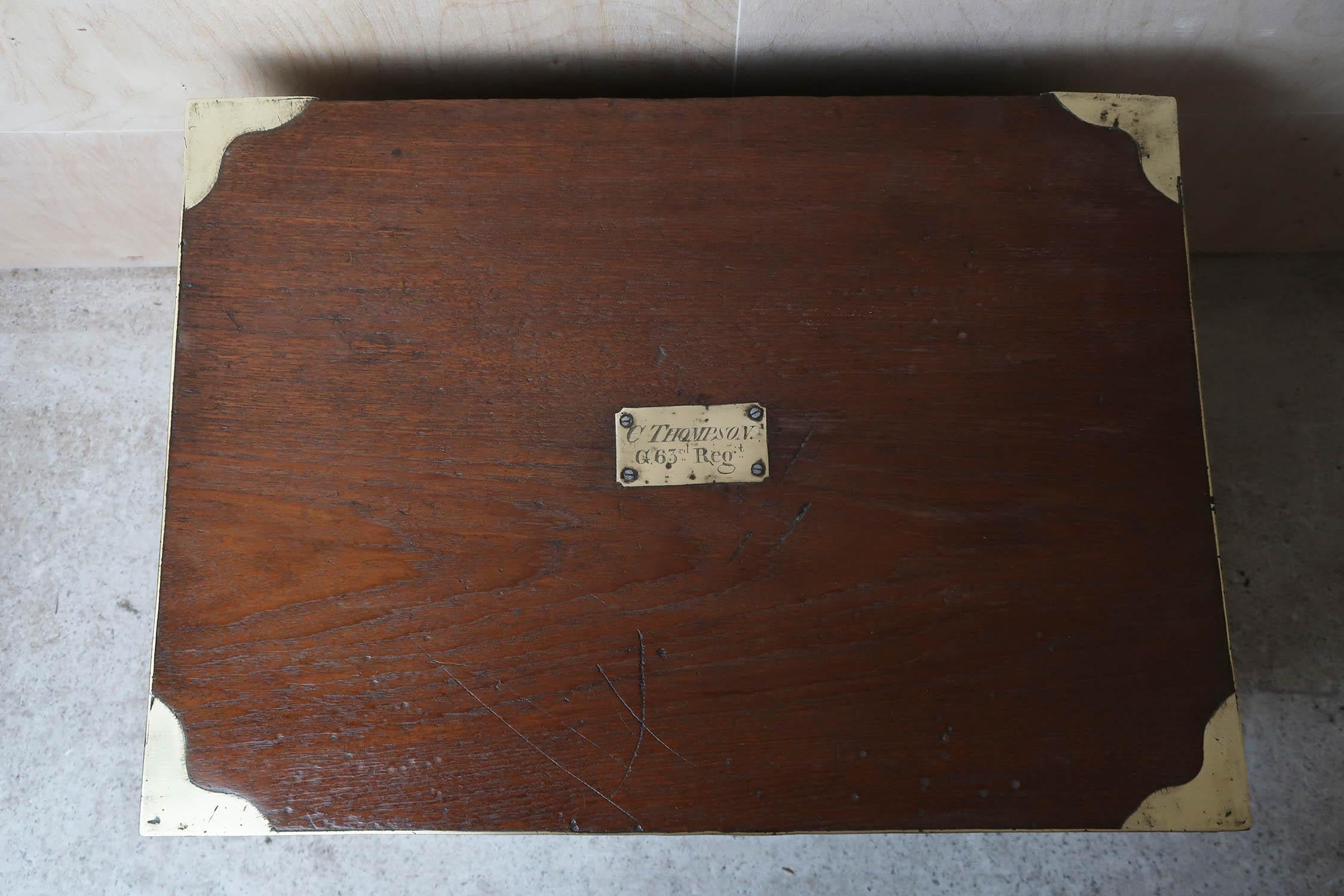Coffre ou table basse de campagne militaire ancienne. Anglais, C.I.C. Bon état - En vente à St Annes, Lancashire