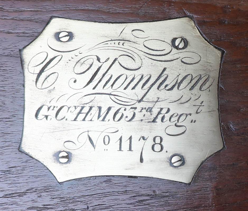 Début du XIXe siècle Coffre ou table basse de campagne militaire ancienne. Anglais, C.I.C. en vente