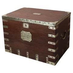 Arcón de campaña militar antiguo o mesa de centro. Inglés, C.1820
