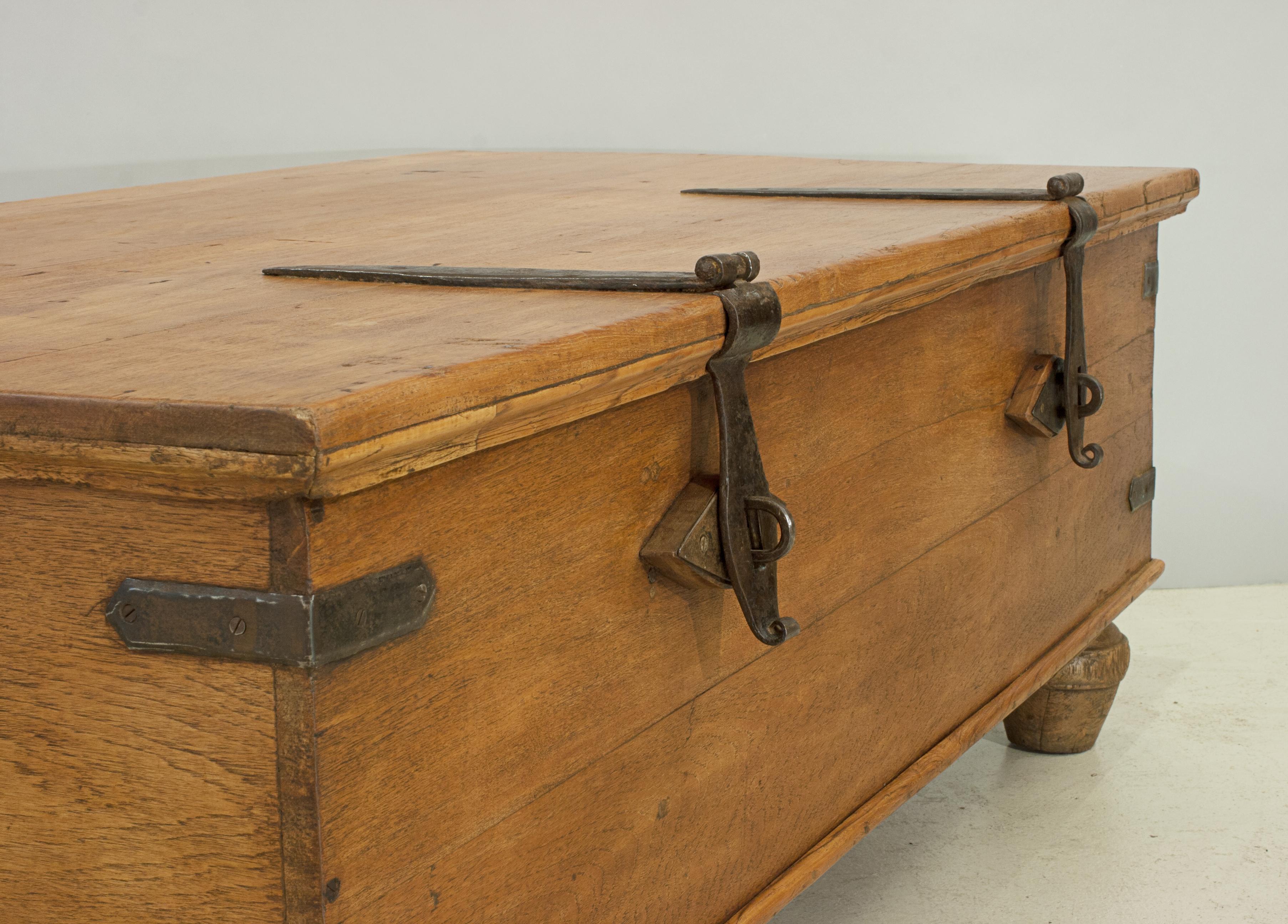 Antique Teak Trunk, Chest Coffee Table 5