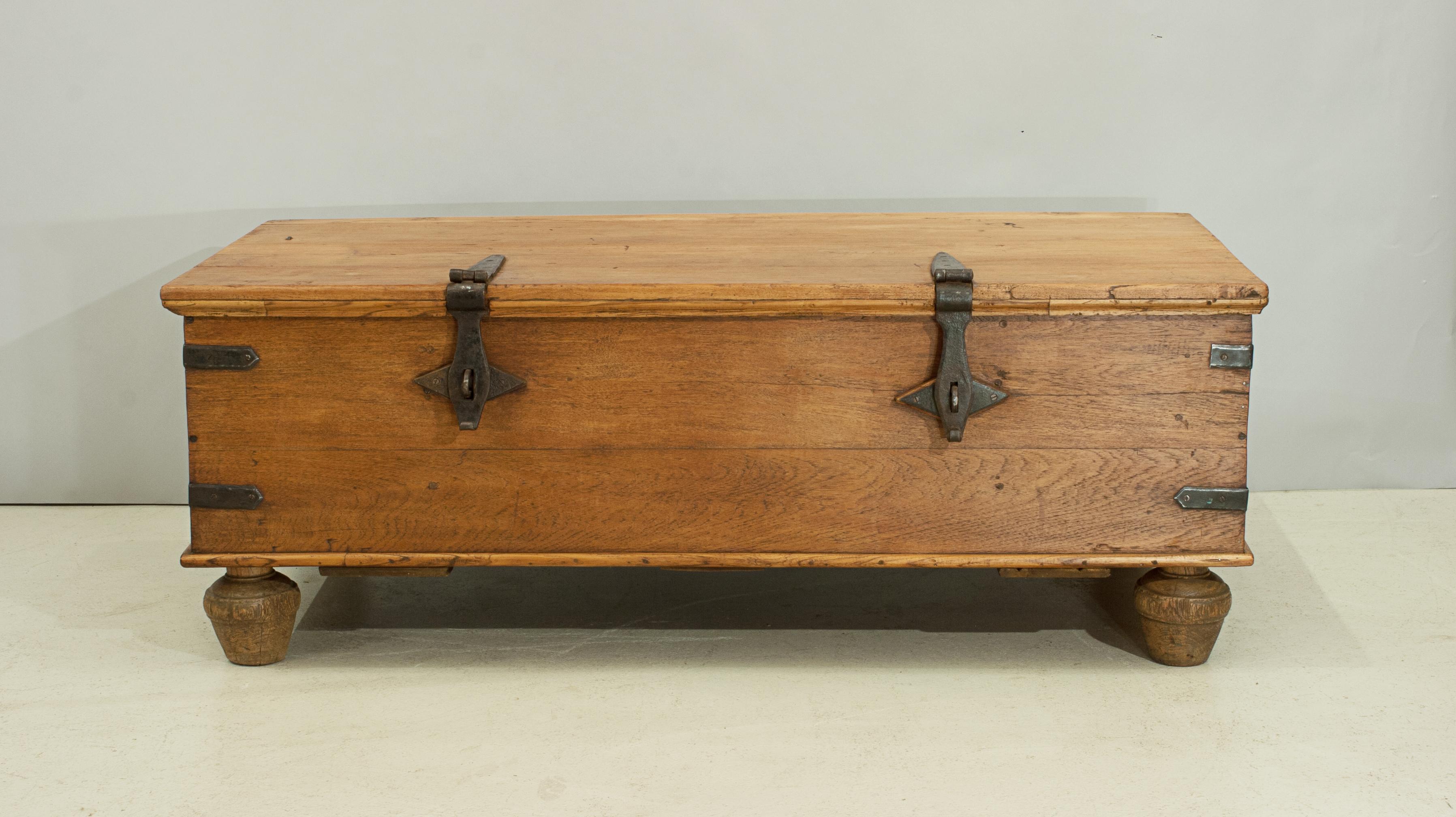 Antique Teak Trunk, Chest Coffee Table 7